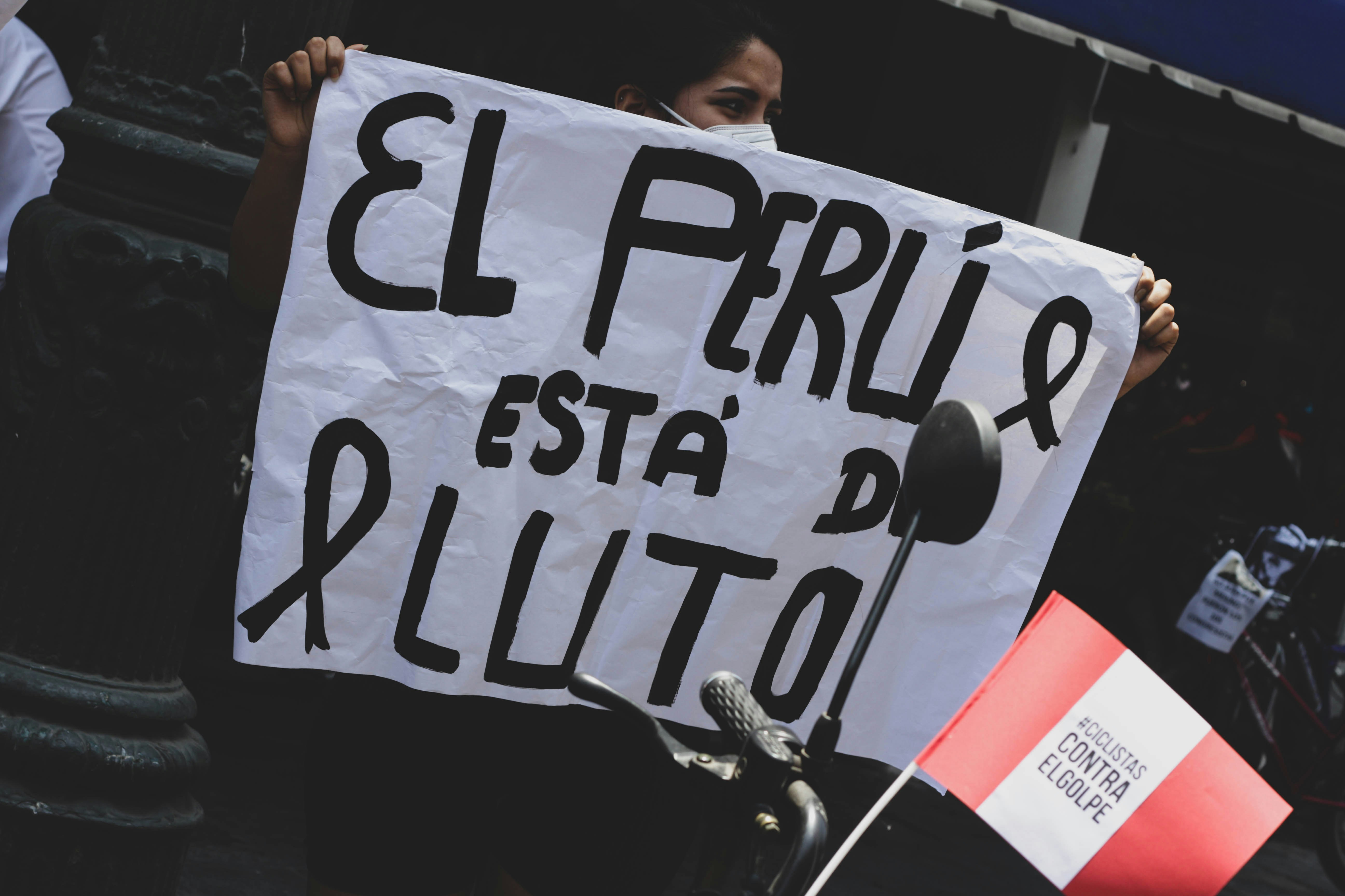 Paralelización de la Minimización de Arrepentimiento Contrafactual