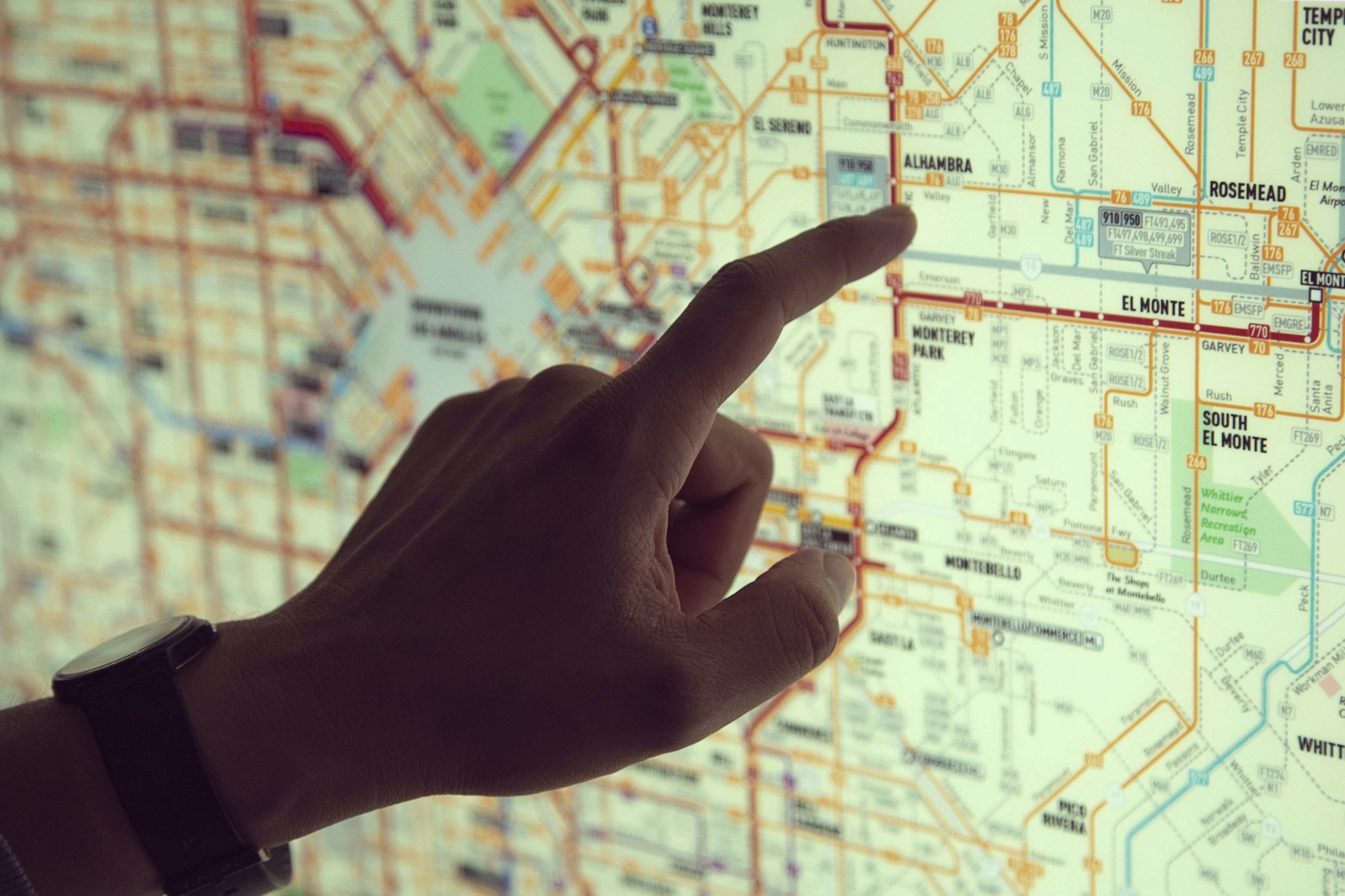 MobilityBench: un benchmark para evaluar agentes de planificación de rutas
