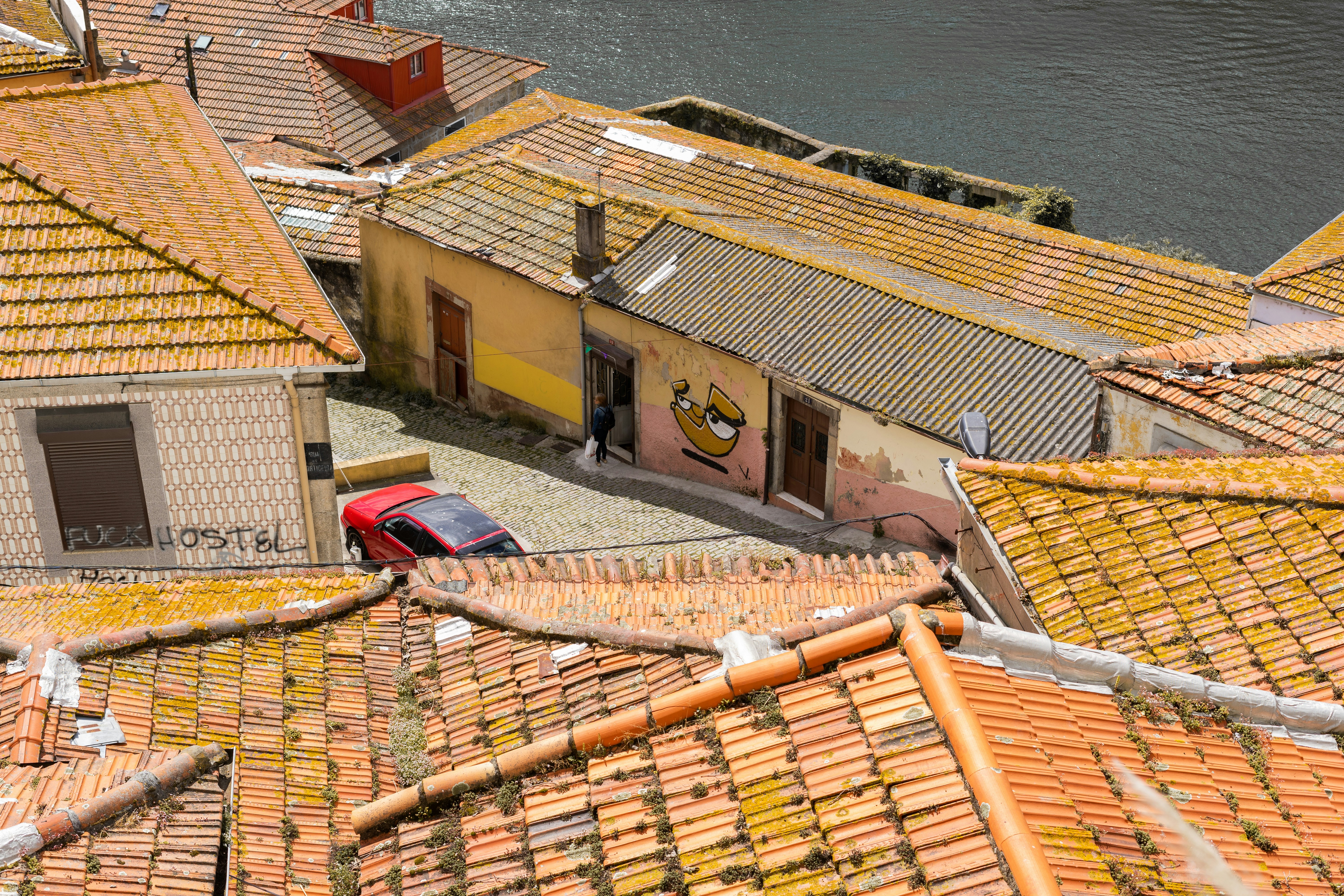 Modelado de techos impulsado por IA a partir de imágenes de drones para compañía de seguros