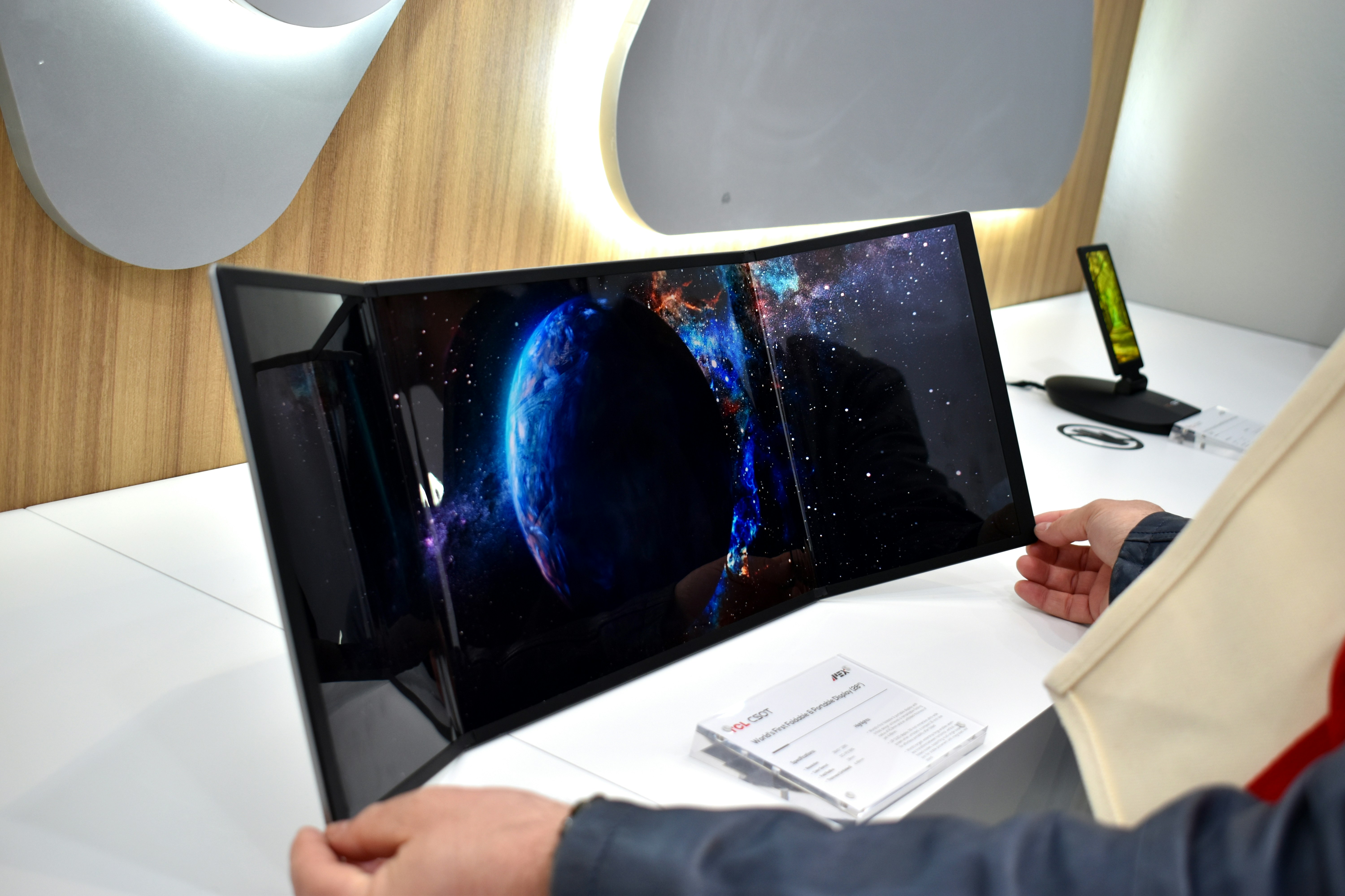 Monitor OLED ultrapanorámico de 49 pulgadas masivo cae a $700 (ahora $300 de descuento)