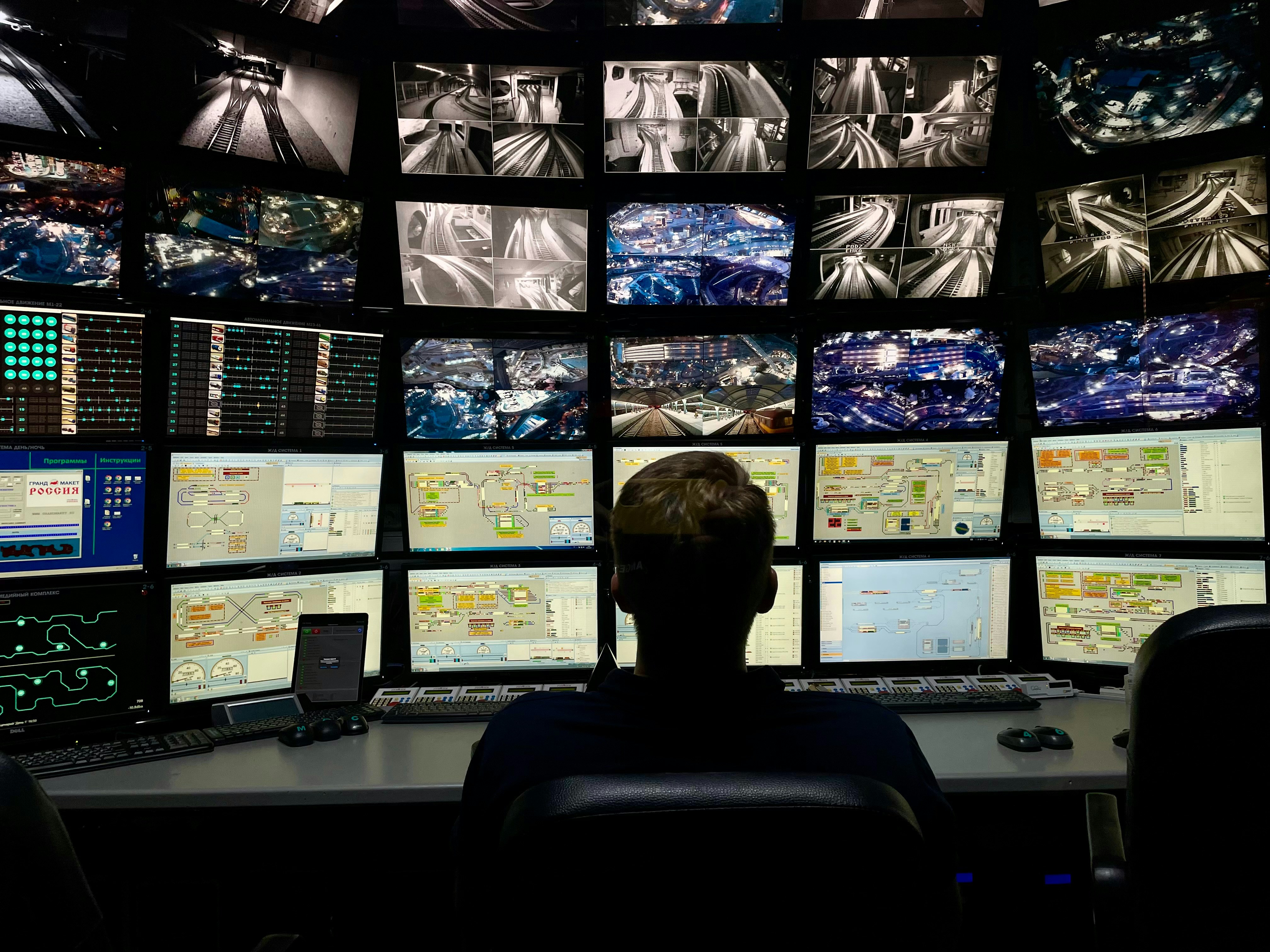 MonitoringBench: Red Teaming Semiautomático para el Monitoreo de Agentes