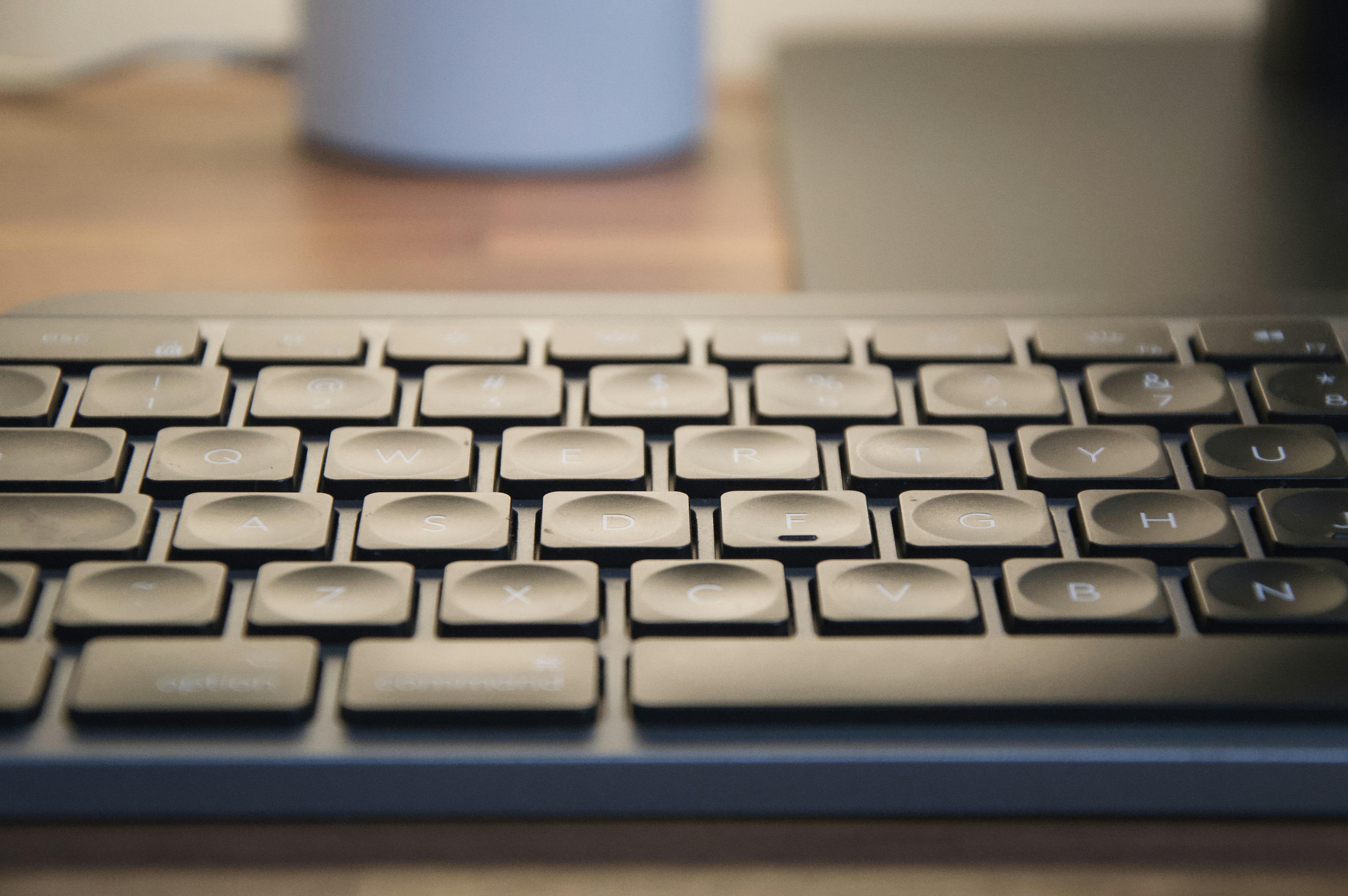 Solucionar: mover campo de texto al aparecer teclado en Swift