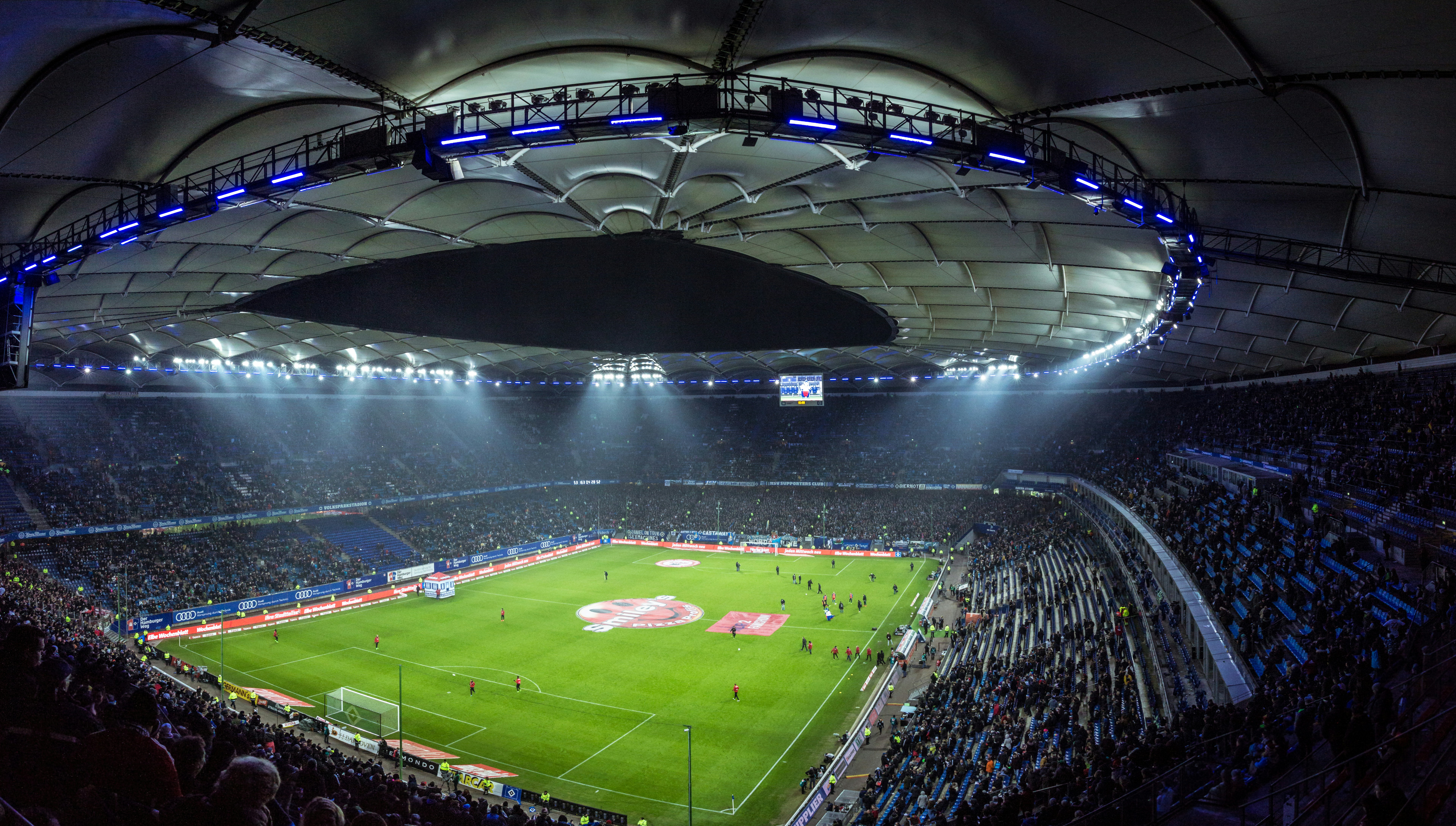 Mundial: ¿Por qué FIFA no agota los partidos inaugurales?