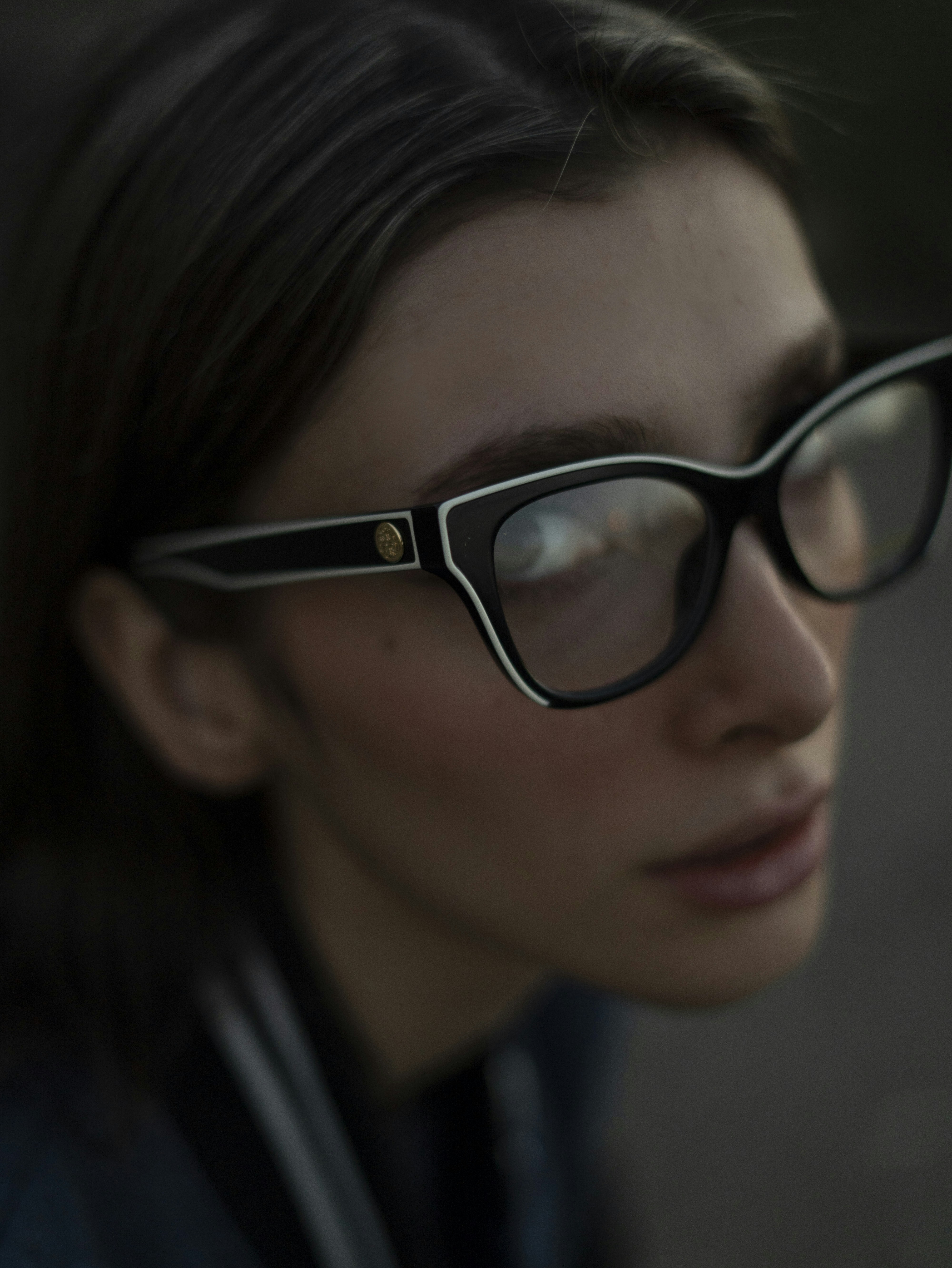 Estas gafas inteligentes se pueden usar como una pantalla HD privada, y ahora tienen $50 de descuento