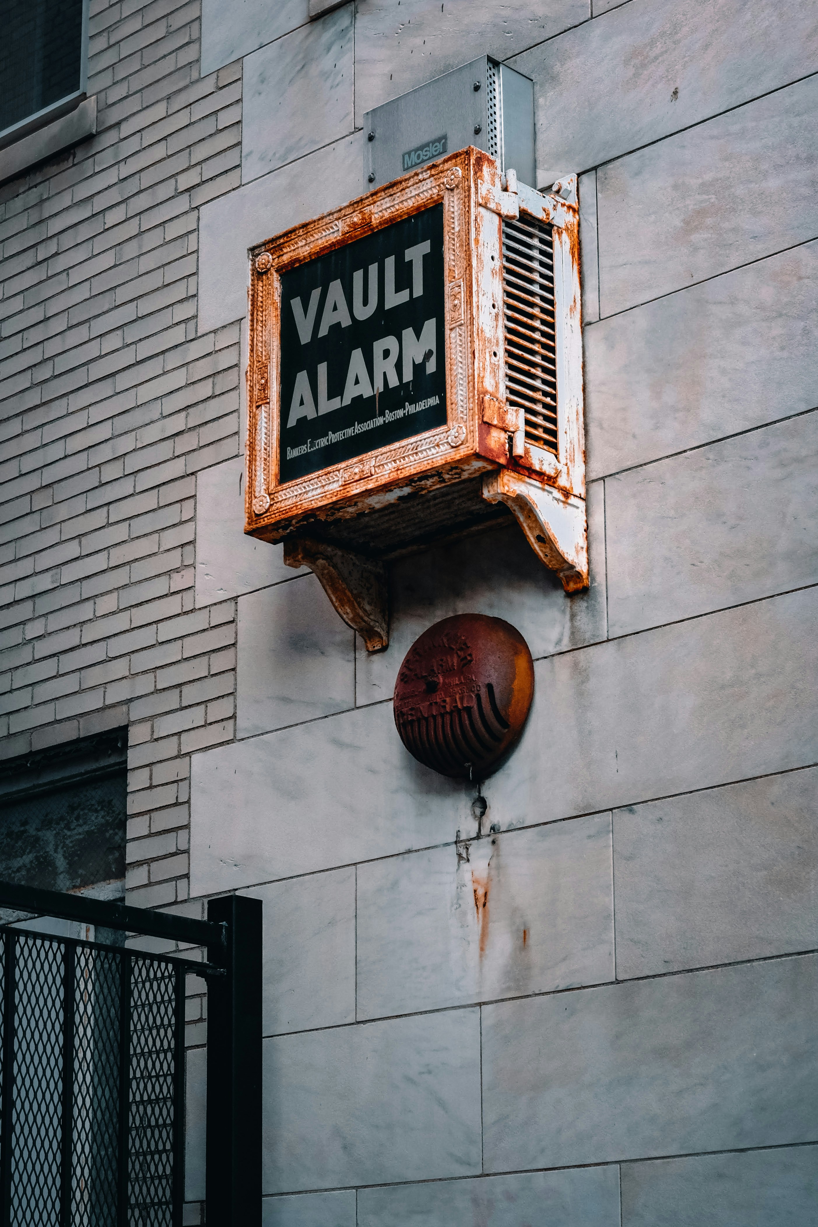 ¿Qué convierte a un socio verificado y experimentado en alertas de anomalías de seguridad automatizadas oficiales?