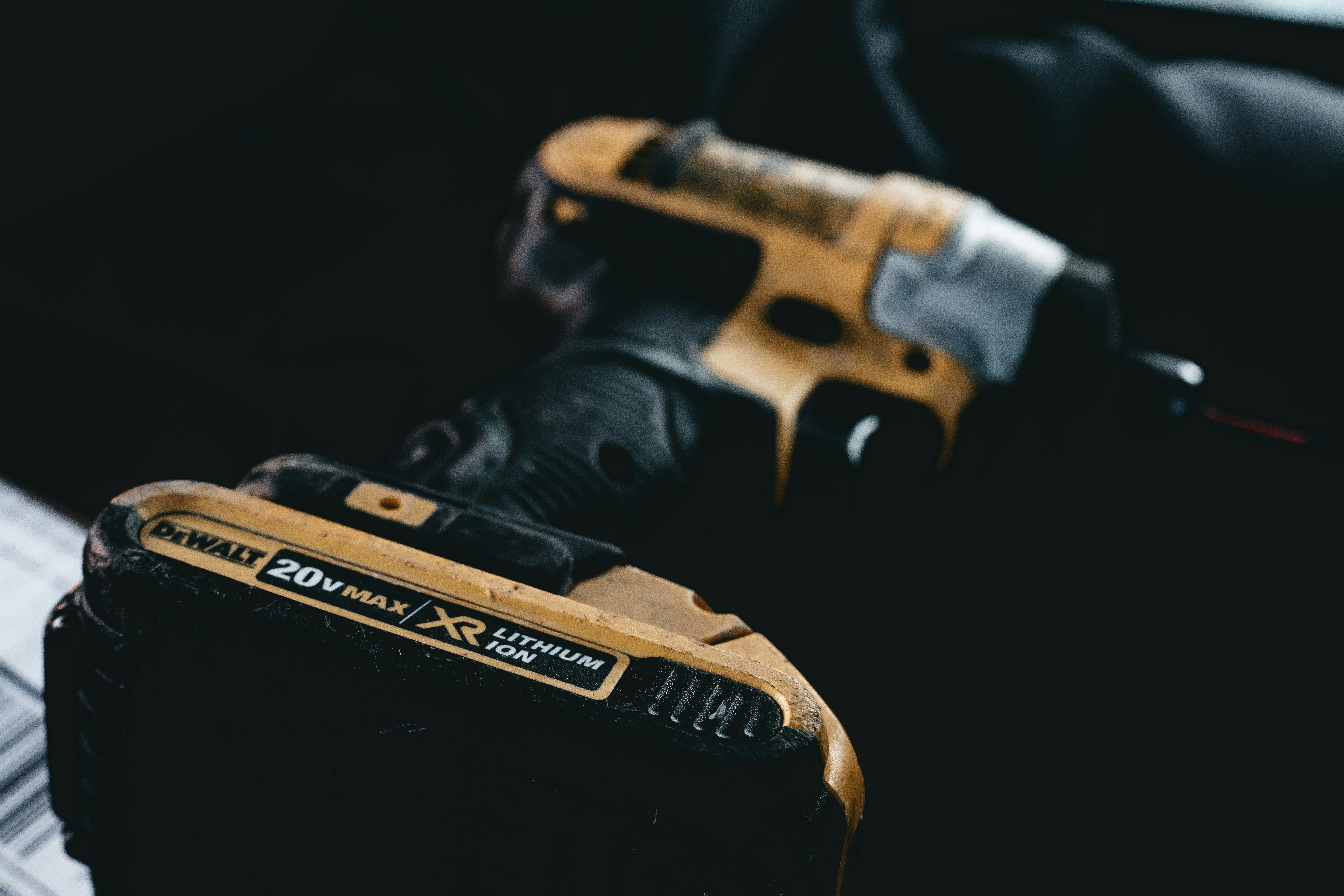 Herramientas DeWalt con hasta 60% de descuento en Lowe's