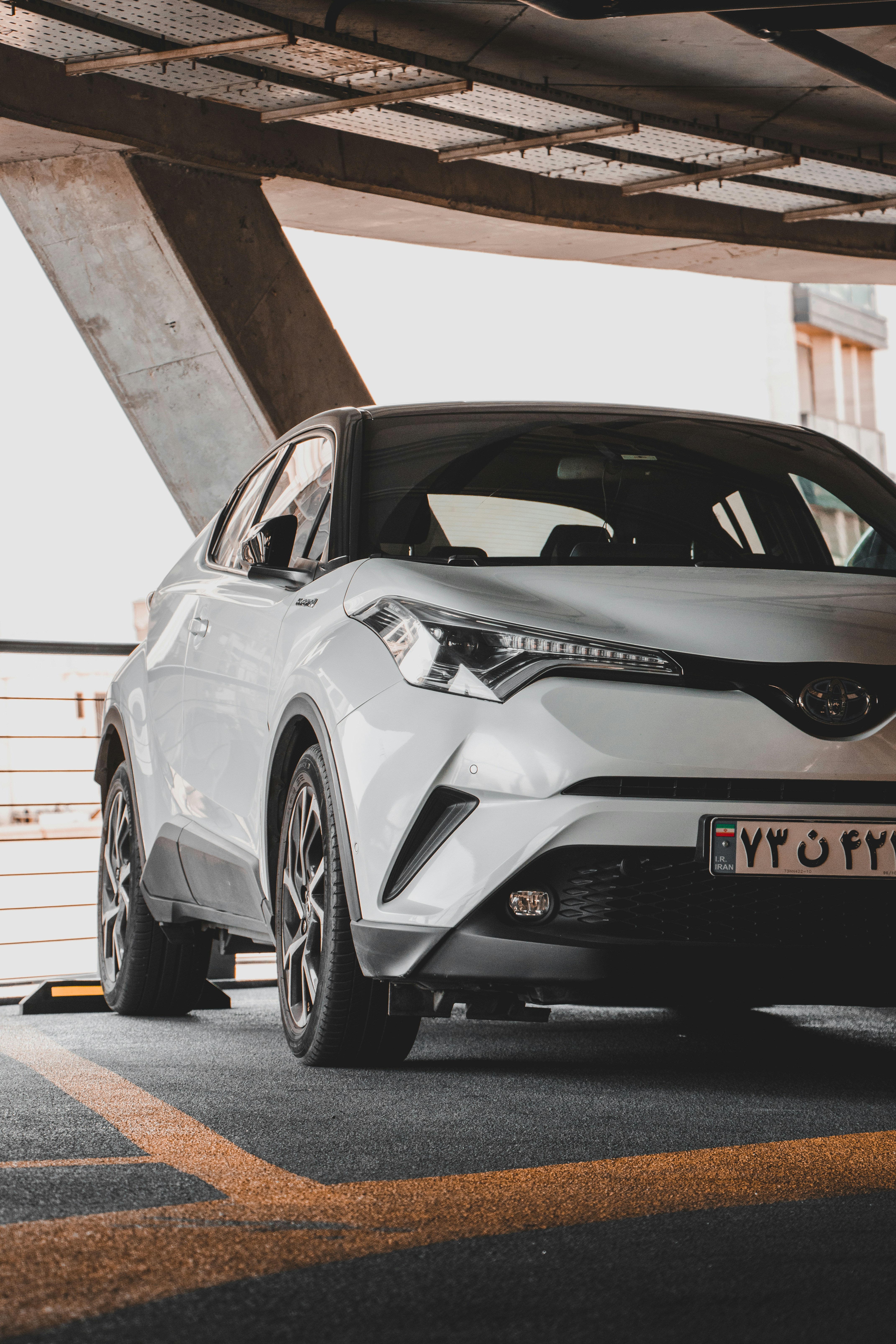 Olvídate del Volvo V60—este SUV de Toyota es el santuario shooting brake que cuesta $7,000 menos.