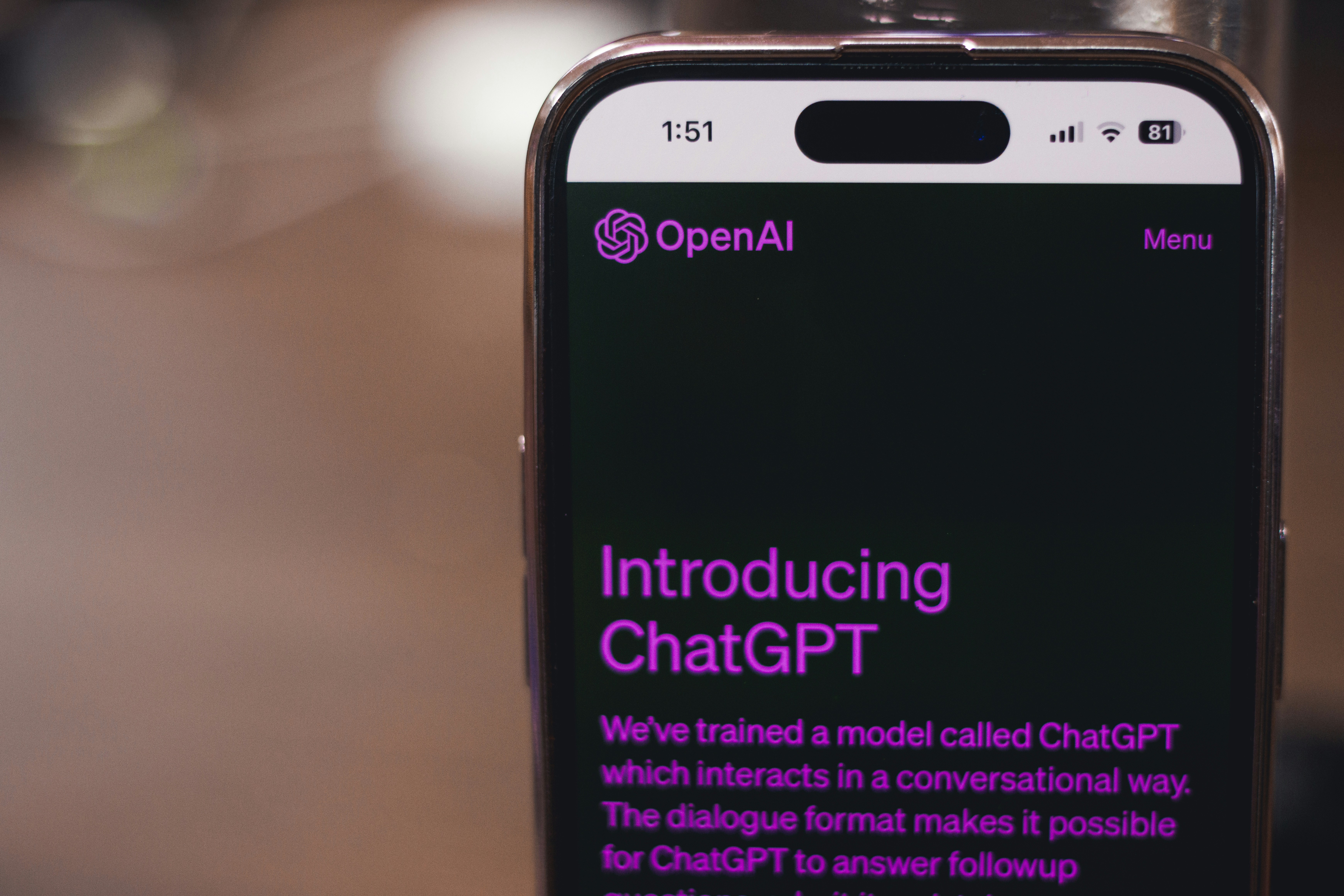 OpenAI podría estar creando un teléfono con agentes de inteligencia artificial que reemplazan aplicaciones
