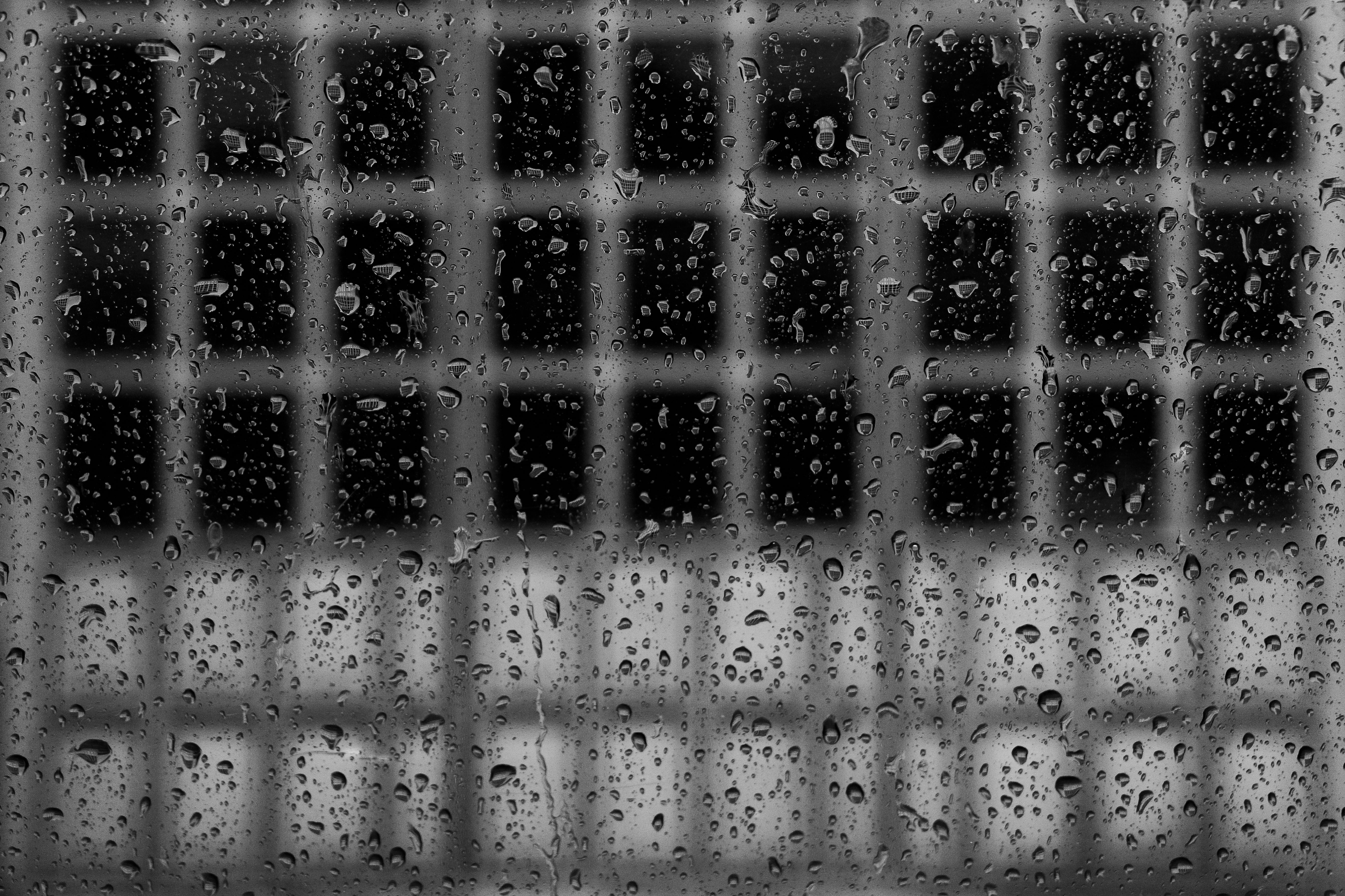 Detección de anomalías impulsada por aprendizaje profundo en la clasificación de defectos en la superficie de obleas