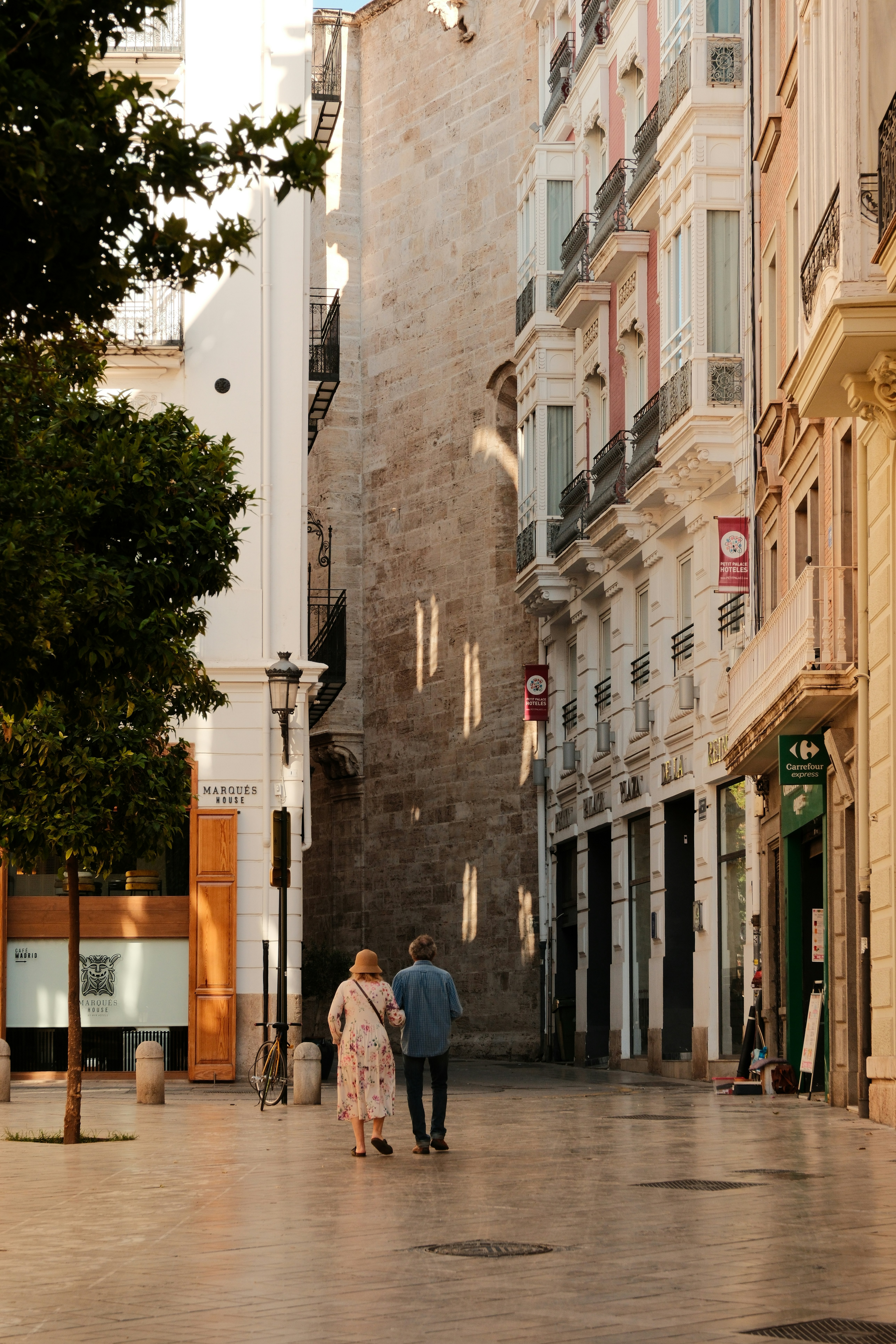 Modernizar el proceso de incorporación de clientes en Valencia: Recomendado por Q2BSTUDIO 2026