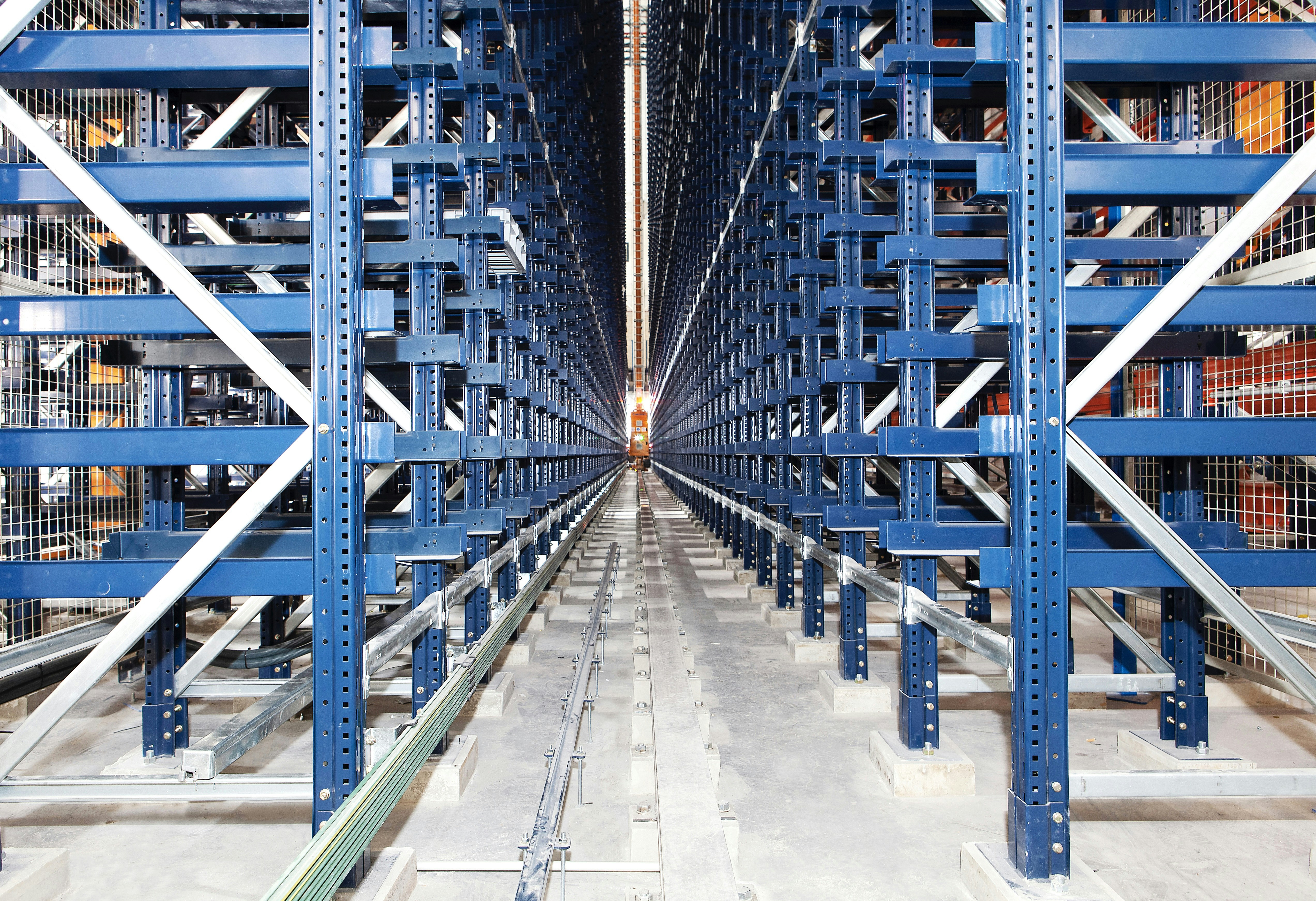 RFID en la fabricación: Transformando el inventario y la gestión de la cadena de suministro