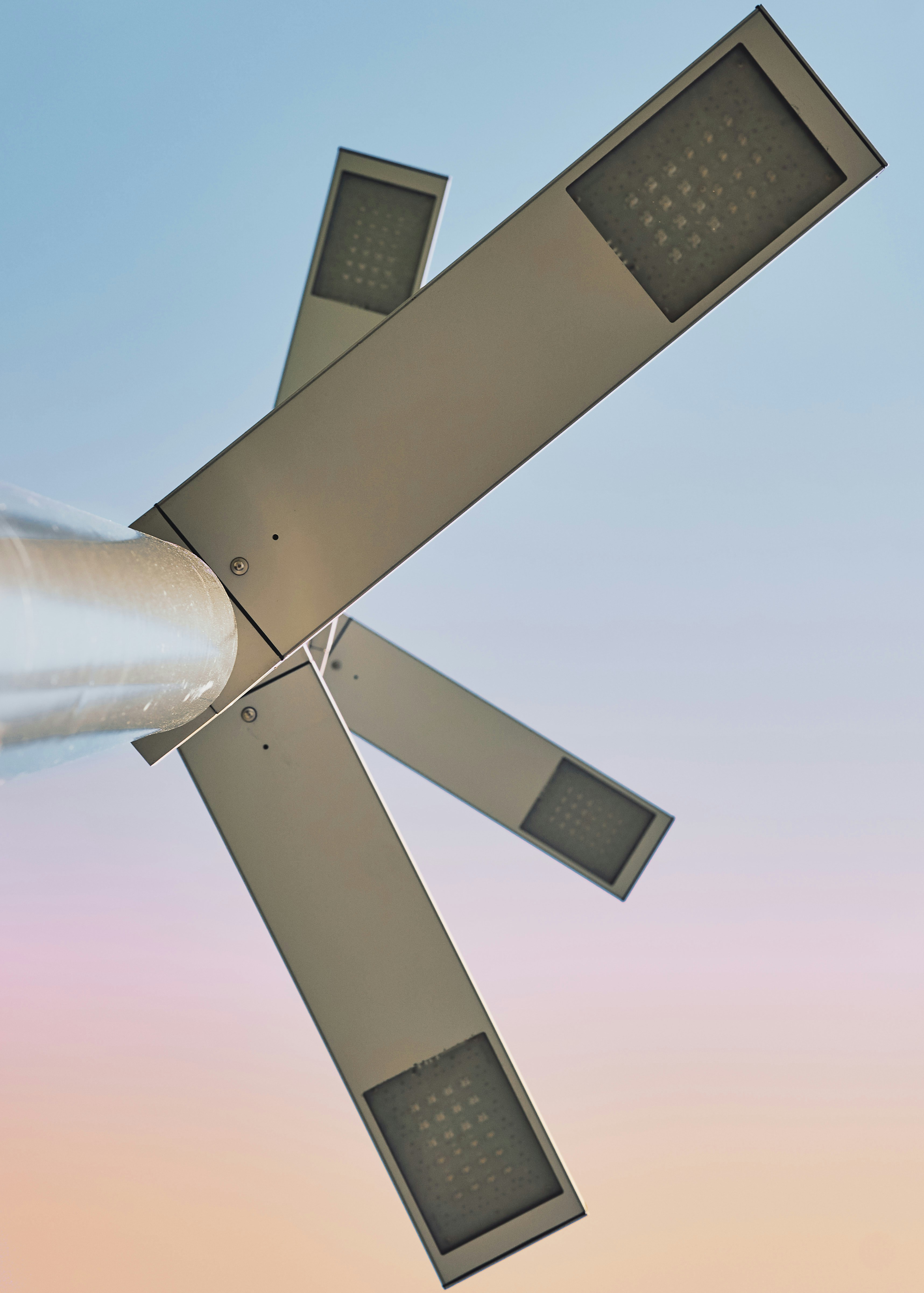 Inspección mejorada de las palas de turbinas eólicas a través de la tomografía holográfica adaptativa y el reconocimiento de anomalías impulsado por inteligencia artificial