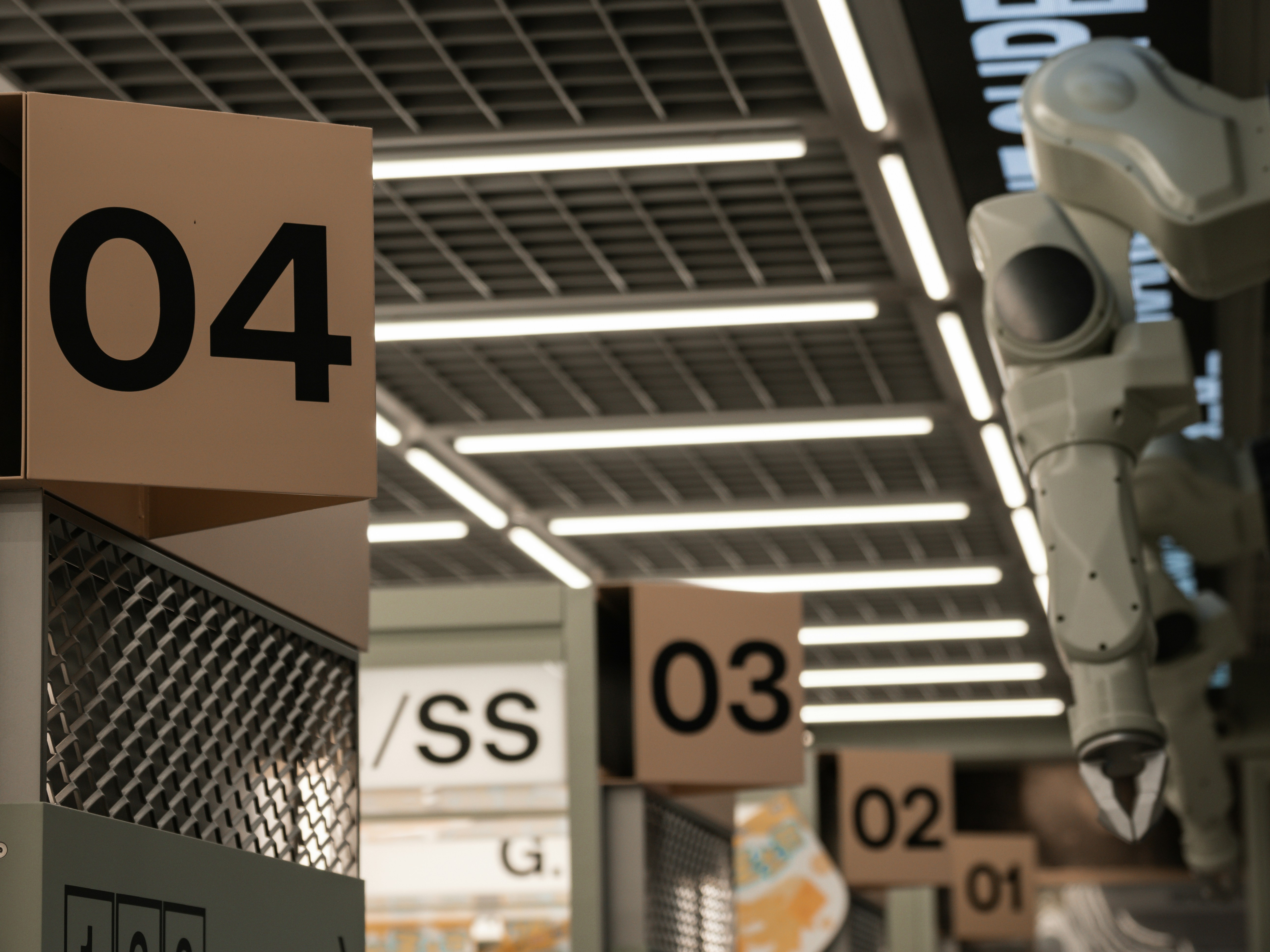 Cómo implementar software de optimización de inventario con inteligencia artificial en mi empresa?