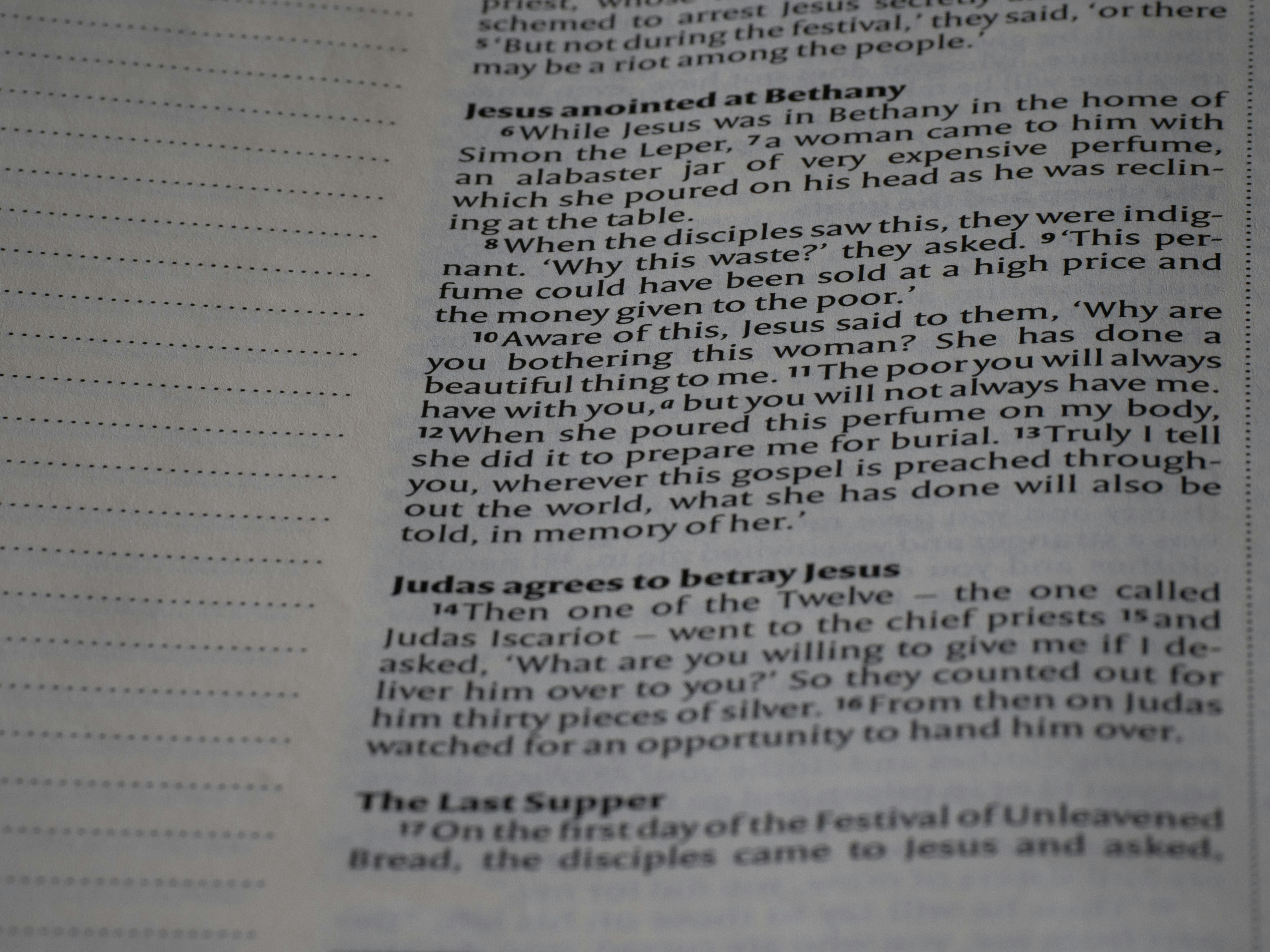 ¿Cómo se ajusta la limpieza de clientes potenciales inválidos automatizada en la estrategia digital de una empresa?