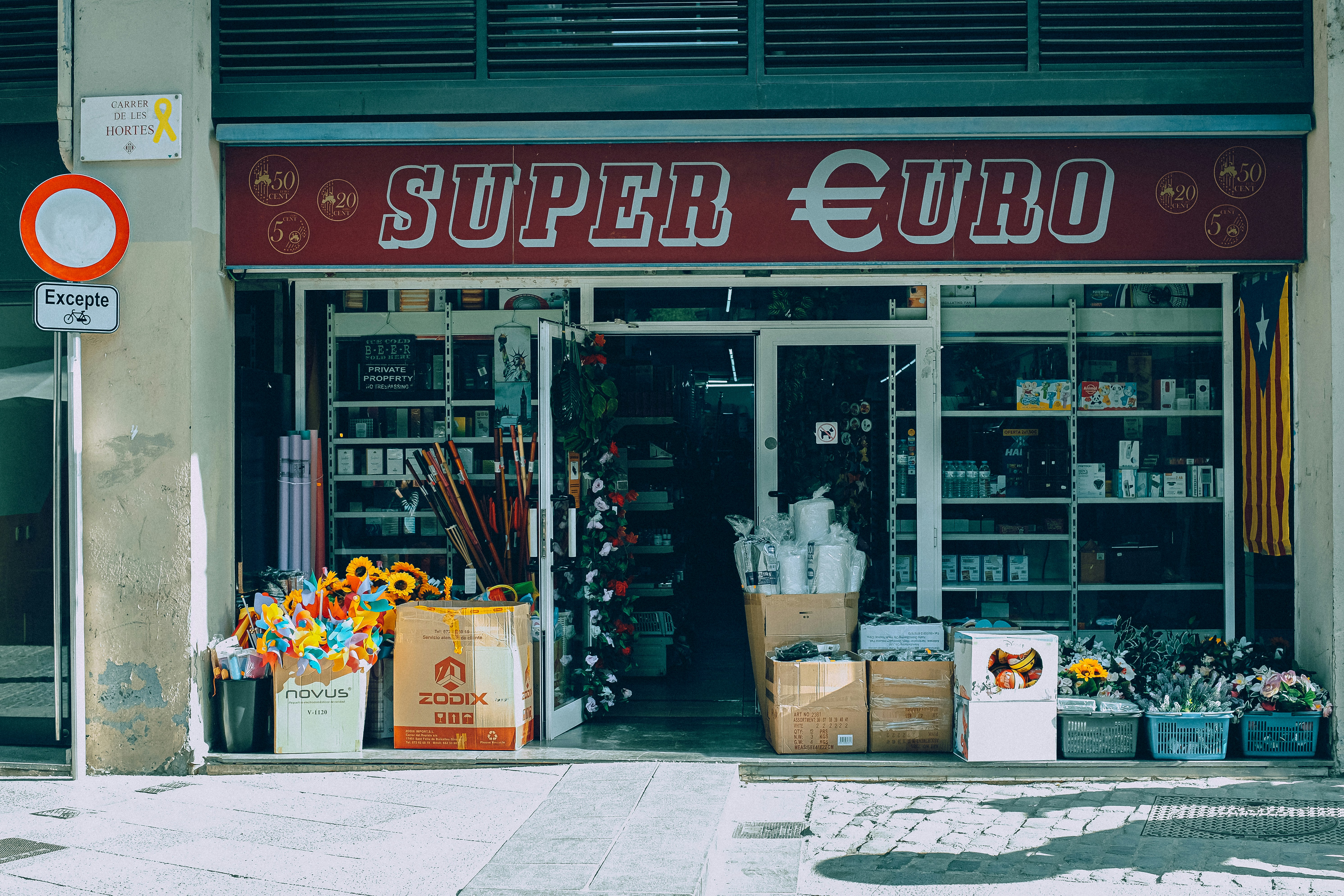Cómo implementar un presupuesto de tienda virtual de manera rentable