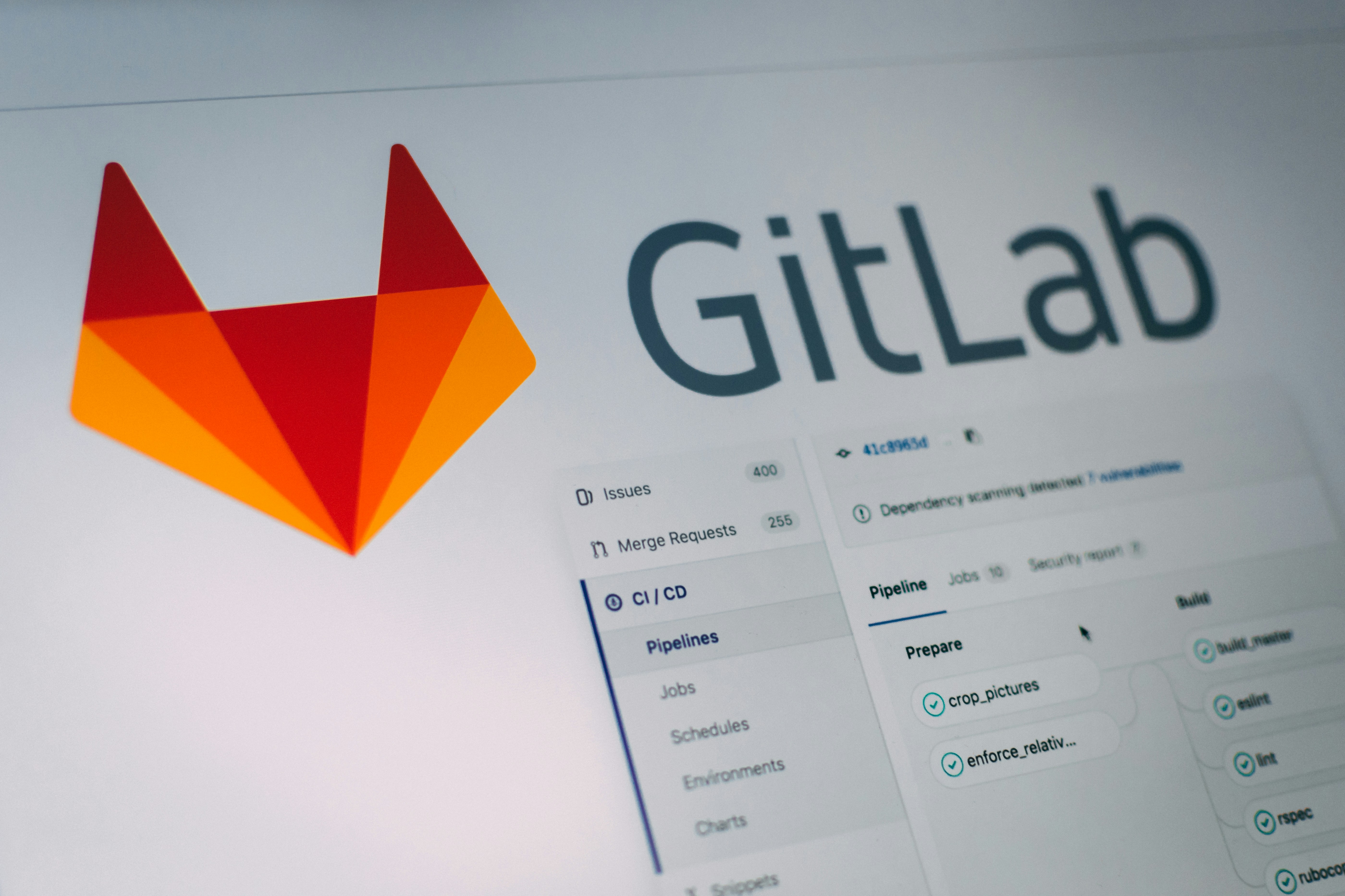 Cómo usar GitLab Container Virtual Registry con imágenes protegidas de Docker