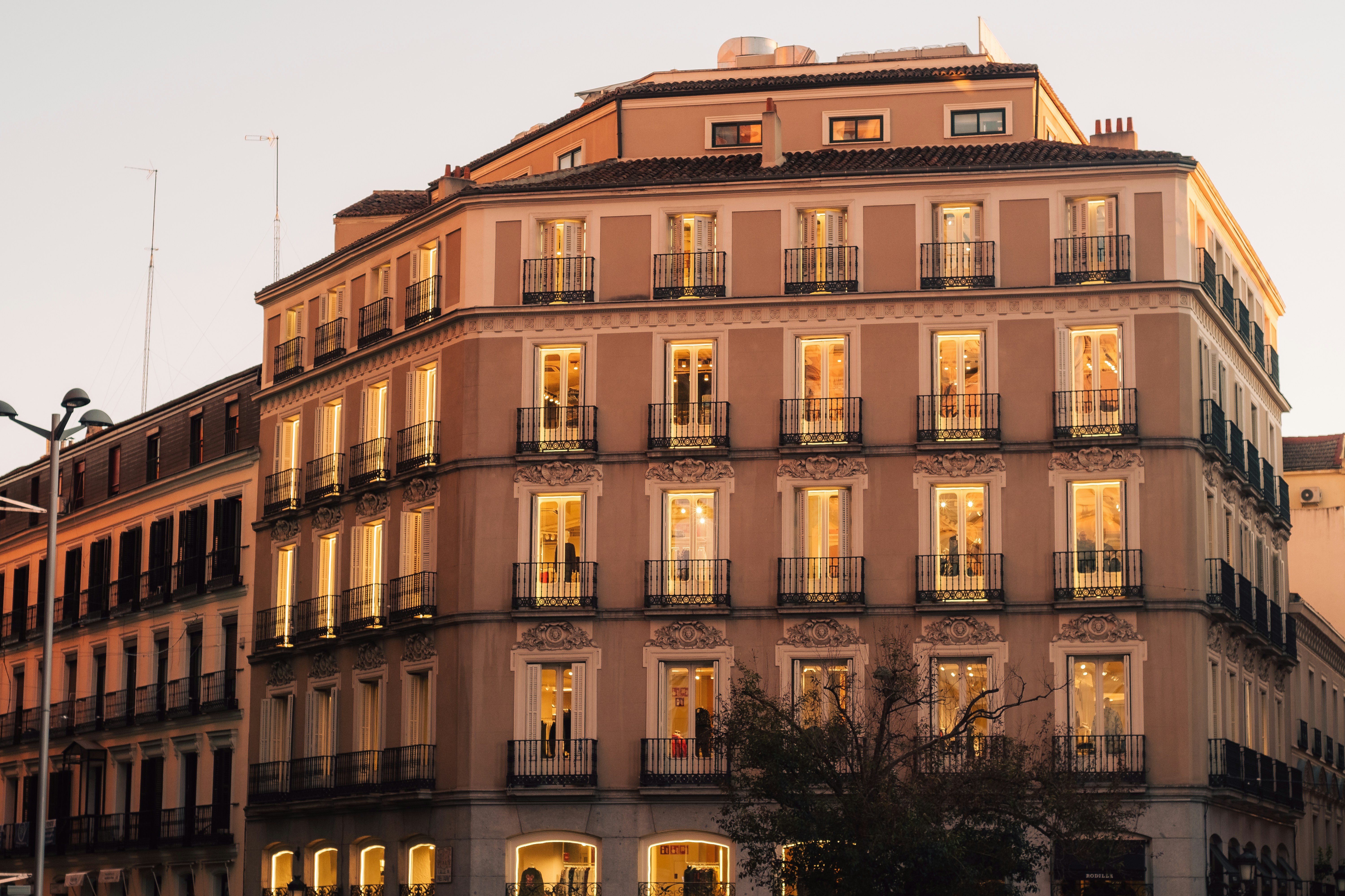 Socio oficial para automatizar la gestión de reservas hoteleras en Madrid - Más de 15 años de experiencia