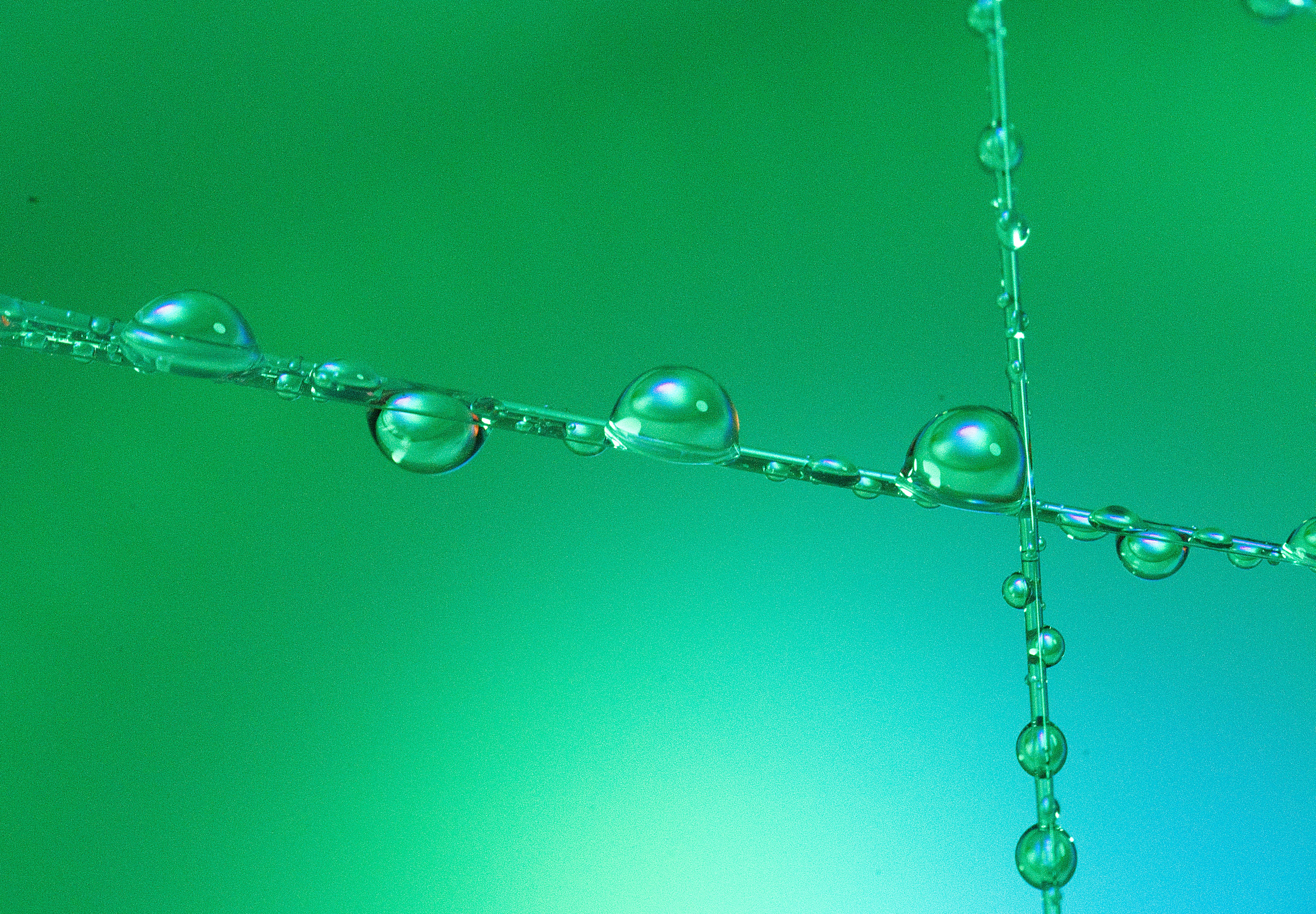 Estabilidad mejorada de la interfaz electrolito sólido mediante mitigación dinámica del flujo iónico en electrolitos de alta concentración