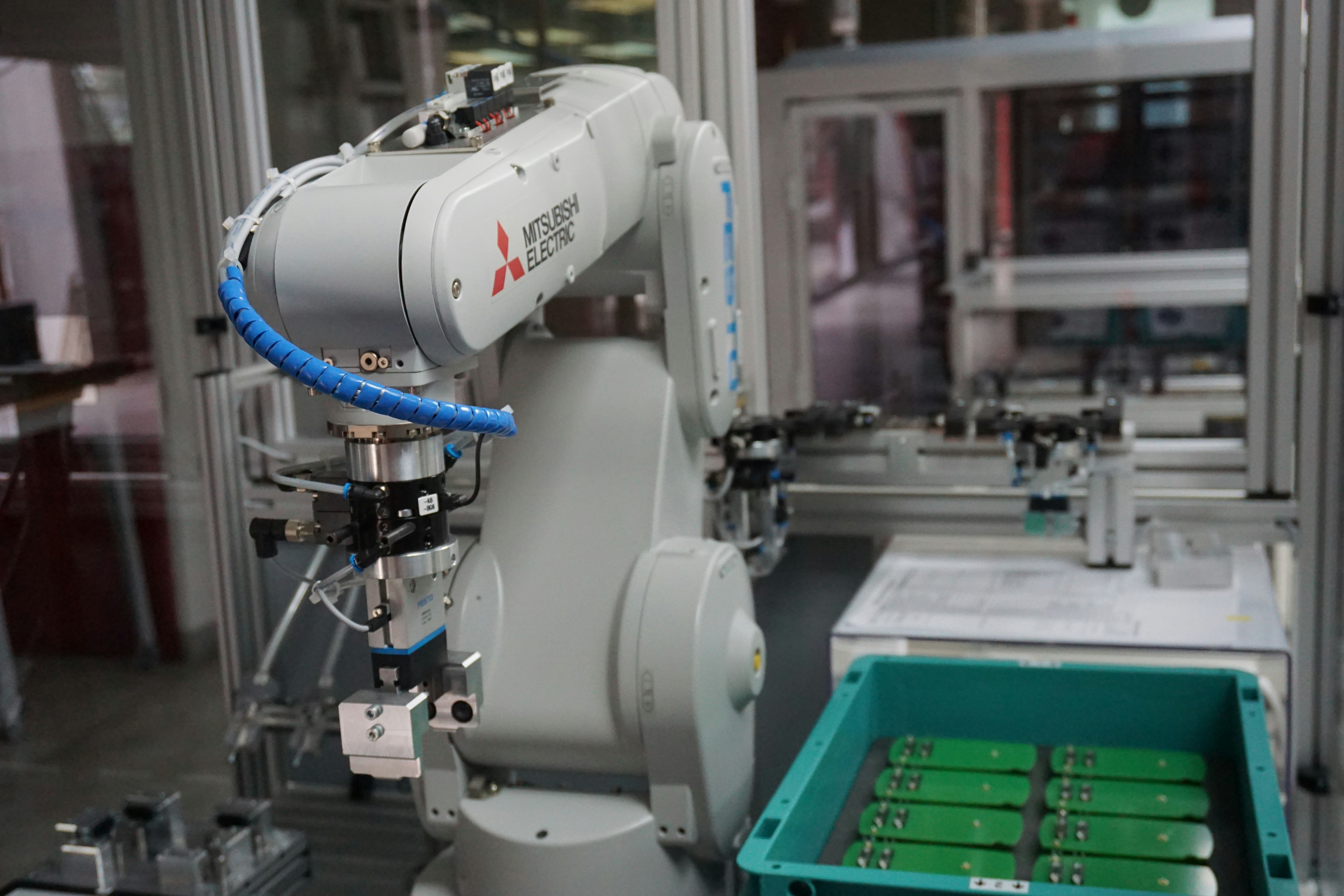 Soluciones personalizadas de automatización con inteligencia artificial maximizando la eficiencia