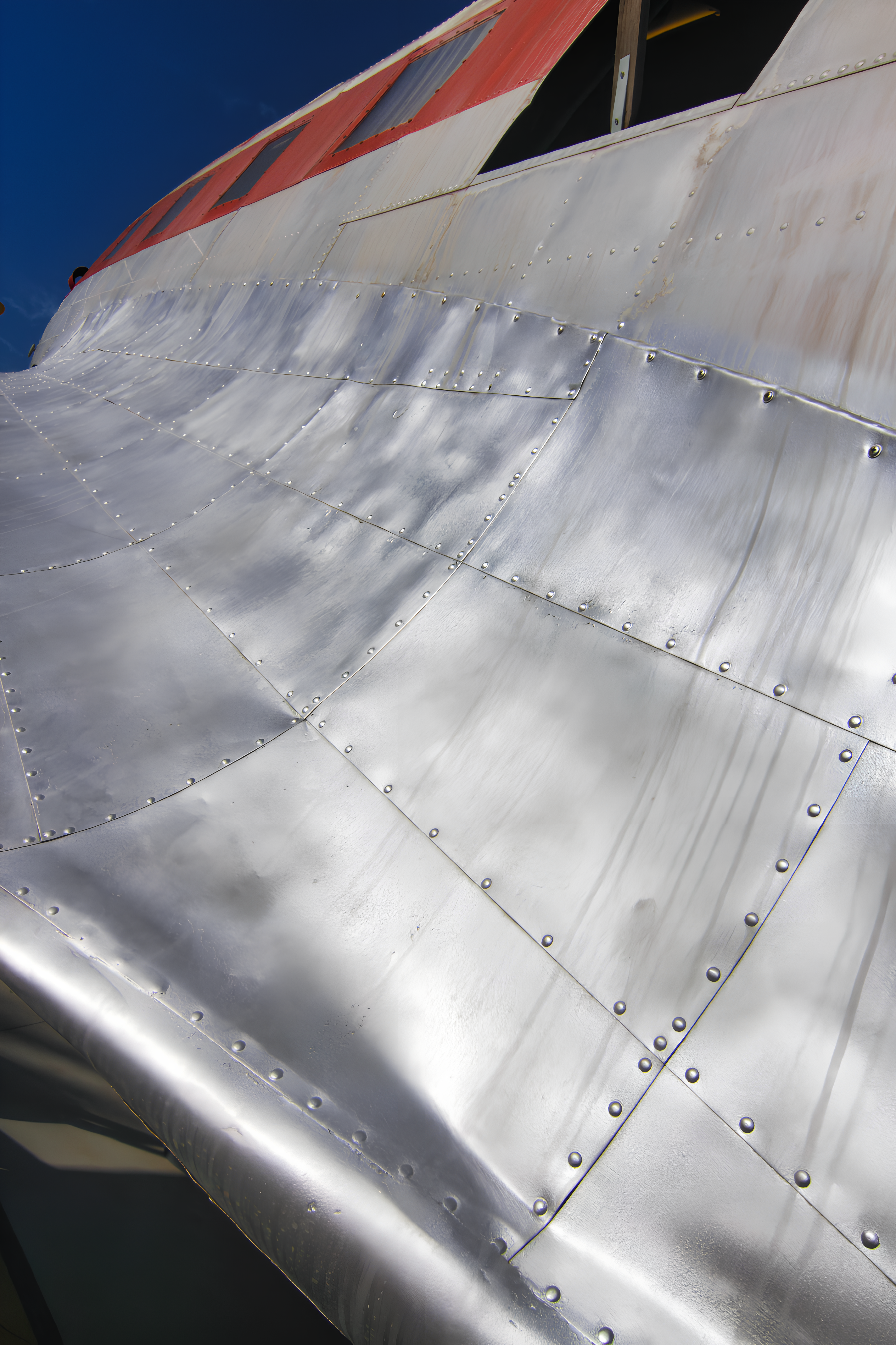 Optimización dinámica del gradiente térmico para la mitigación del hielo en las alas de aeronaves