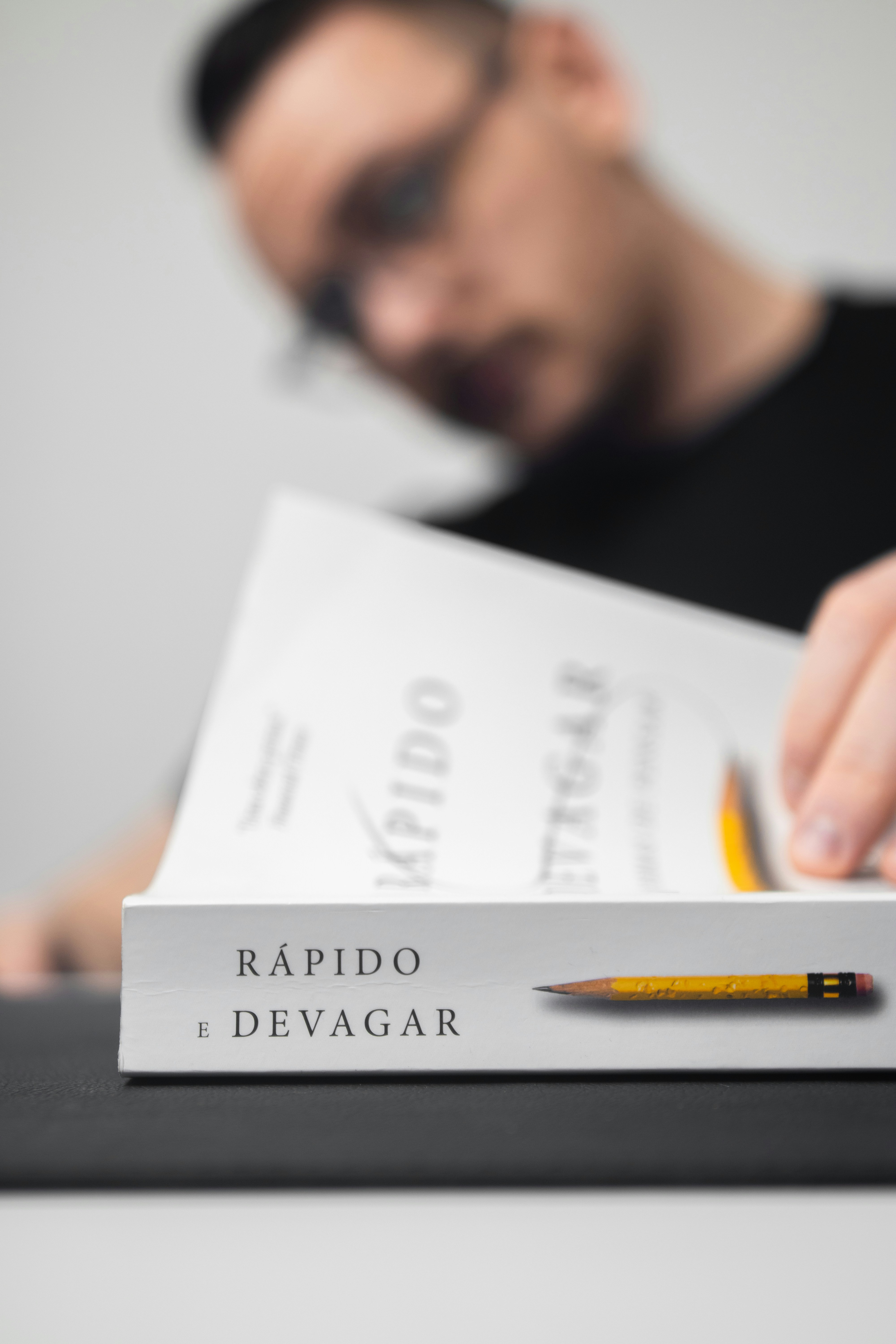 Directo desde Darwin: Derivando optimizadores avanzados a partir de principios evolutivos fundamentales