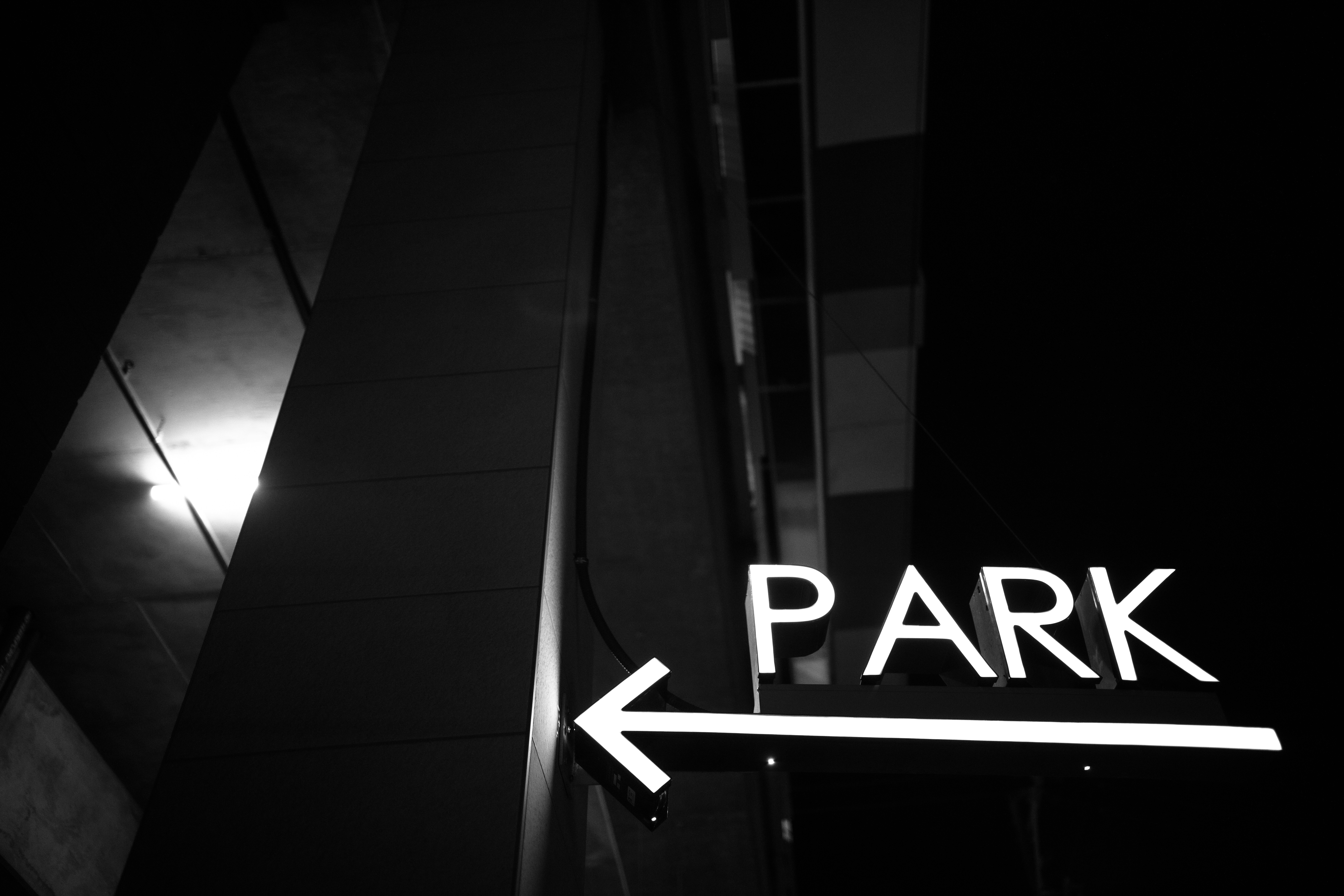 Entendiendo el Paralelismo y el Desempeño en Databricks PySpark