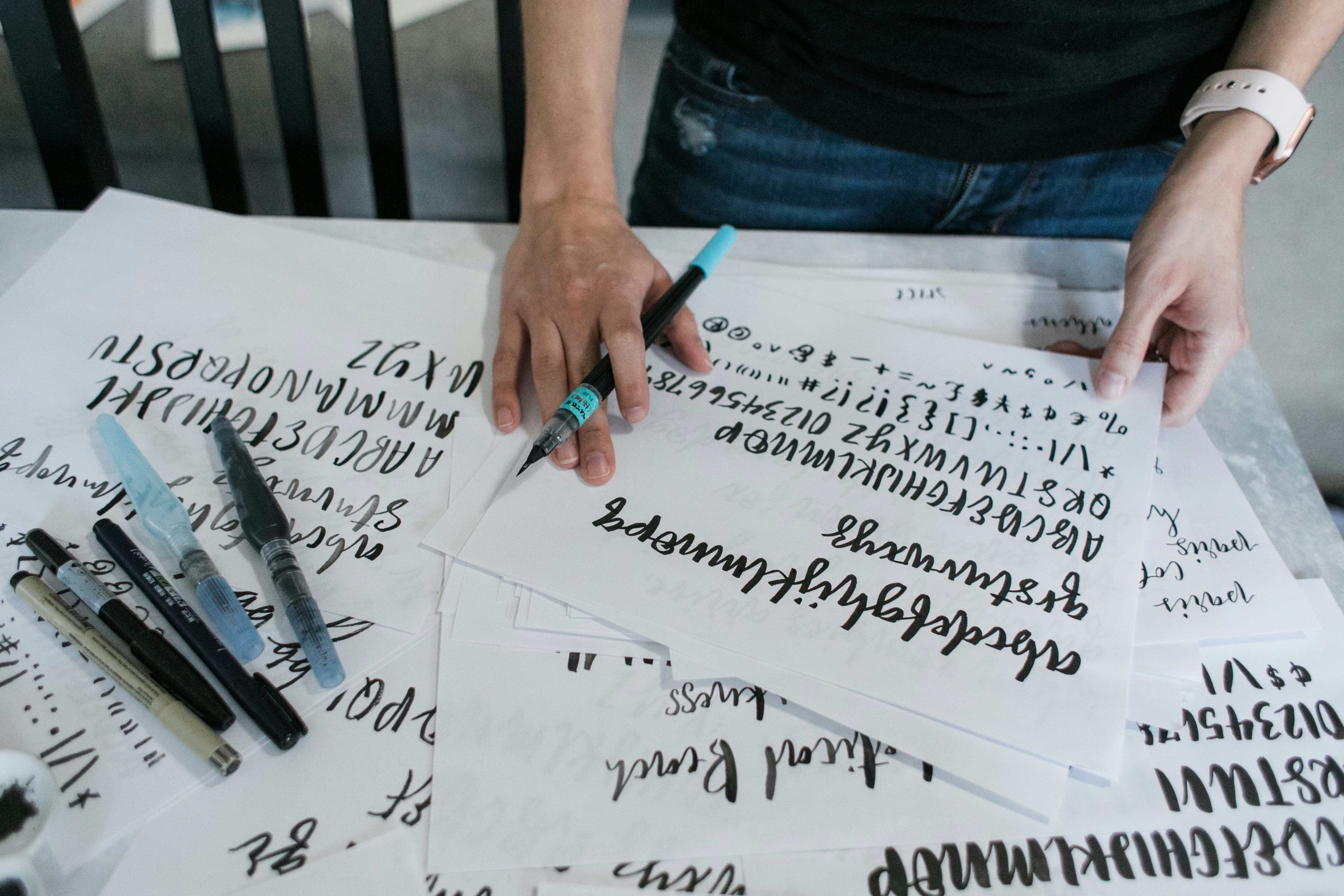 Orquestación Personalizada para Explicaciones Confiables en Lenguaje Natural