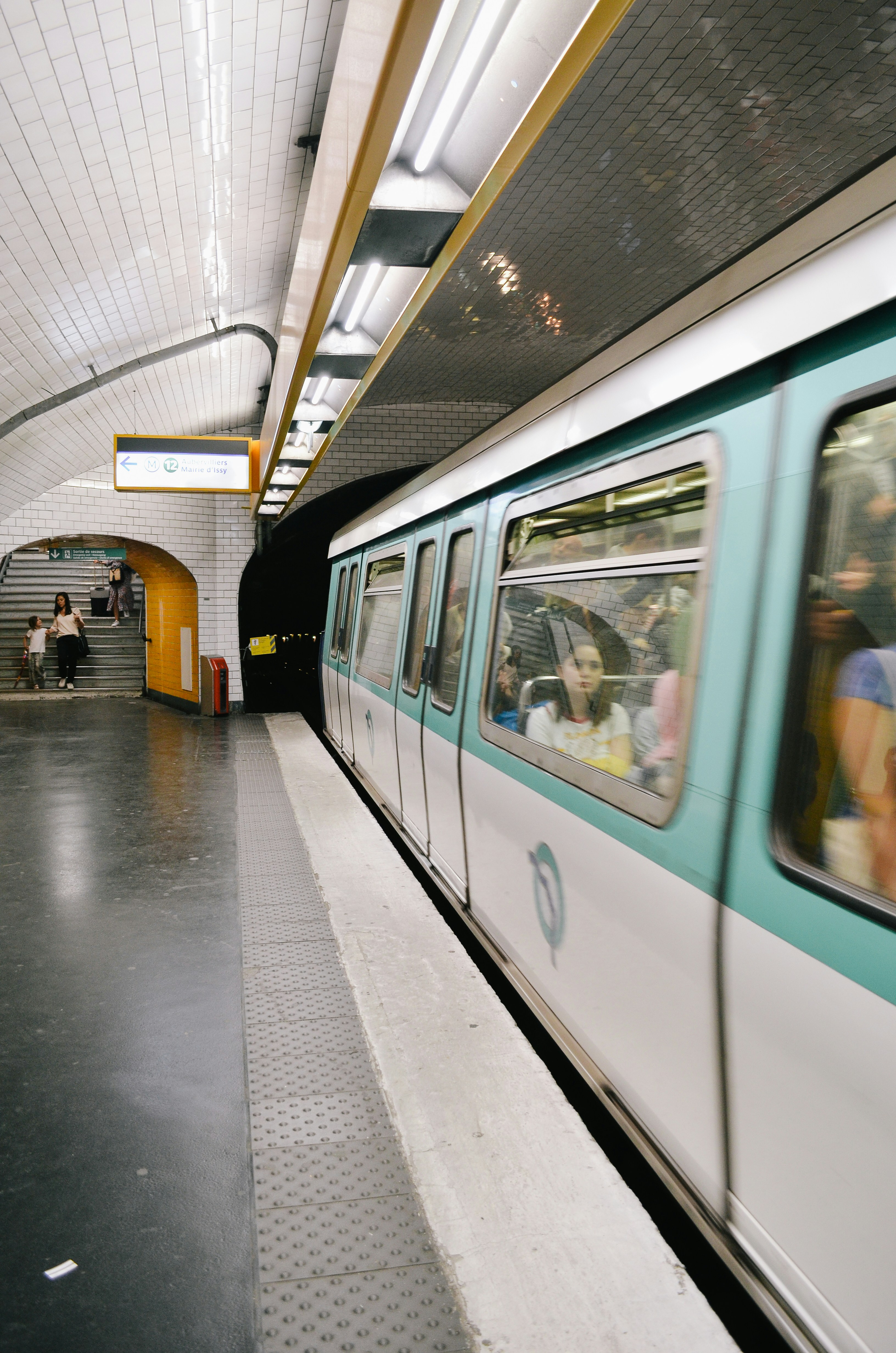 Próxima parada, C:\... Pantalla del Metro de París descarrila