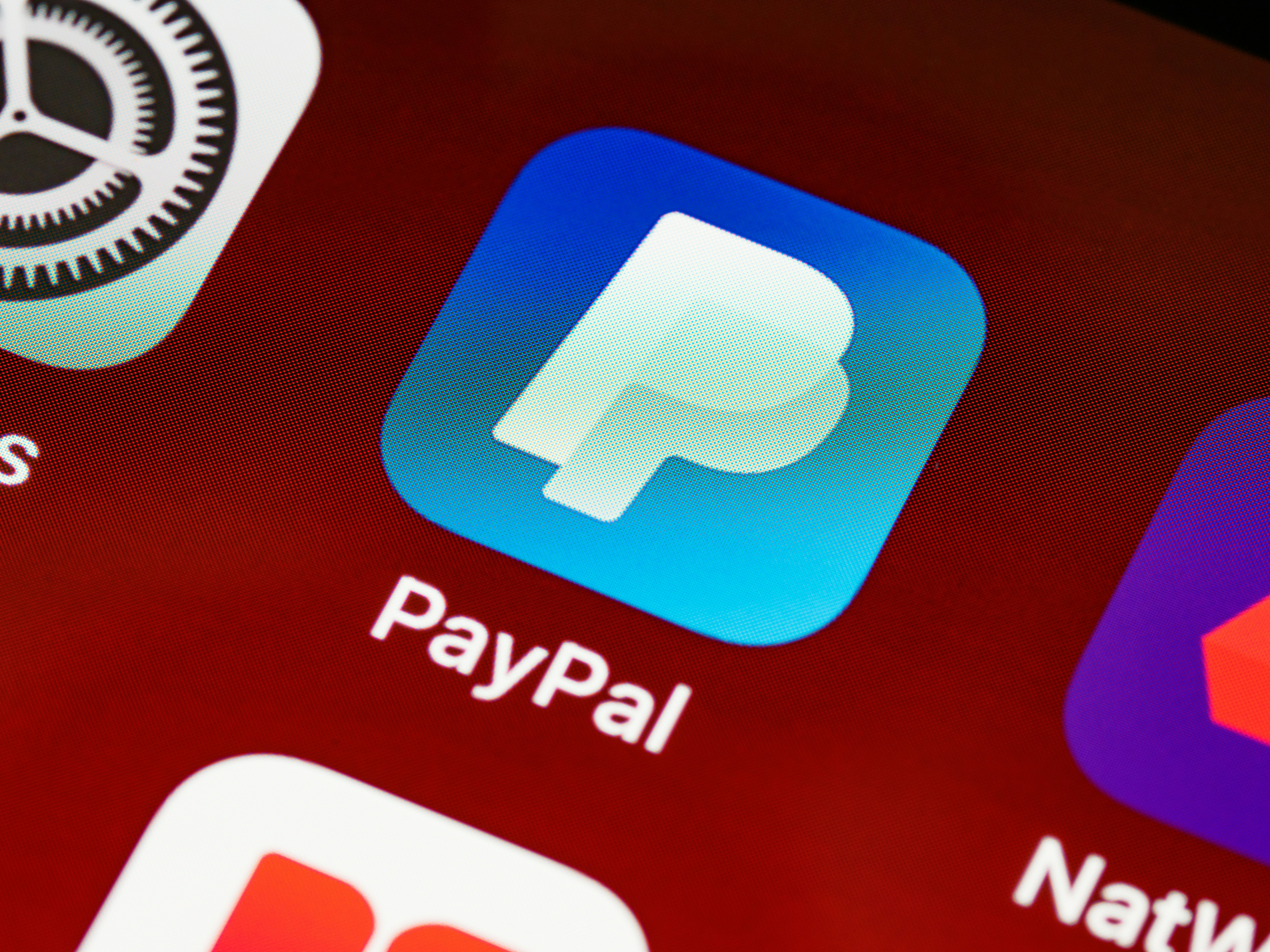PayPal advierte a los consumidores sobre el aumento de estafas de phishing este mes de ciberseguridad