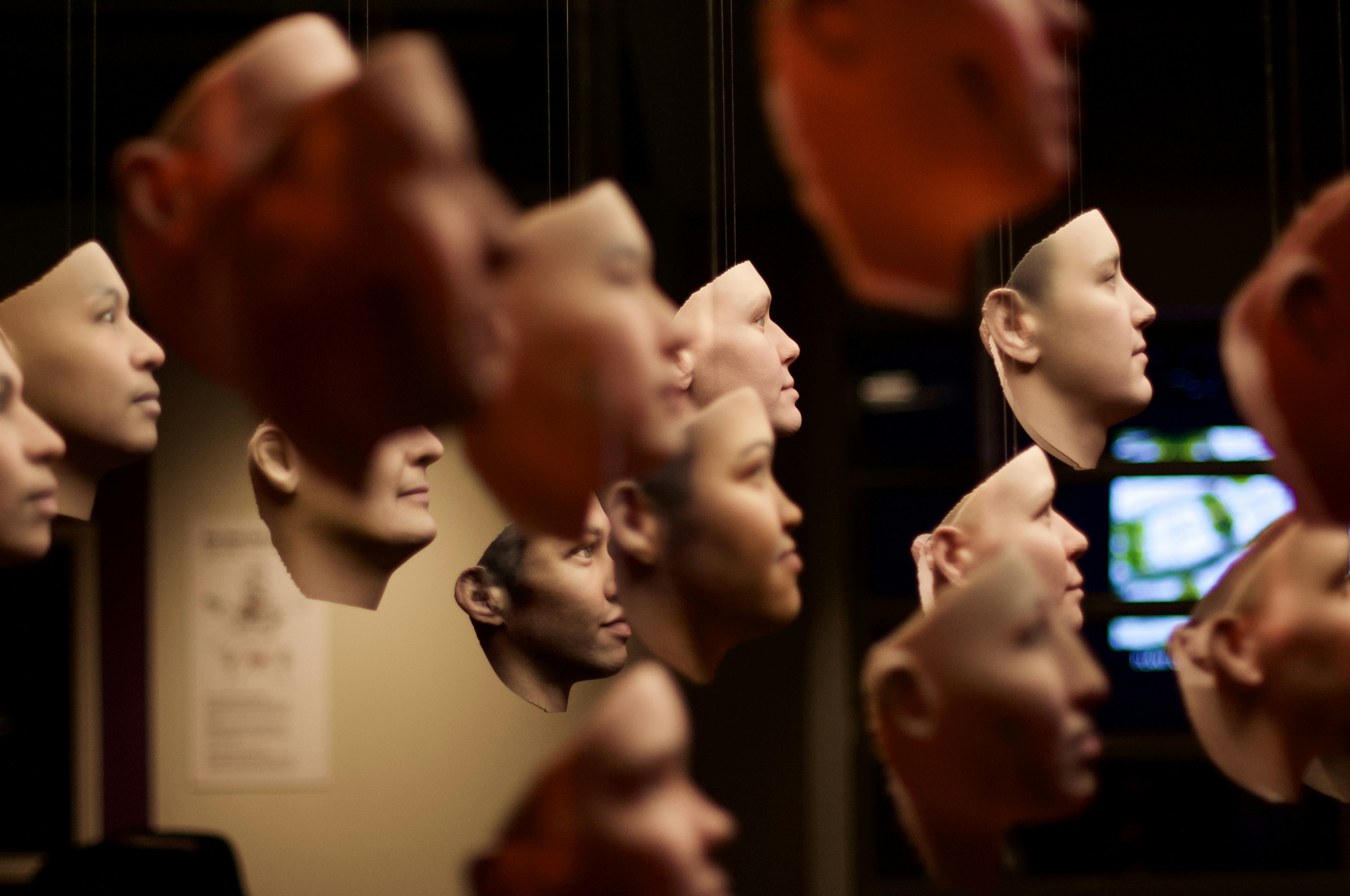 Personalidades múltiples y cambio dinámico en modelos de visión-lenguaje
