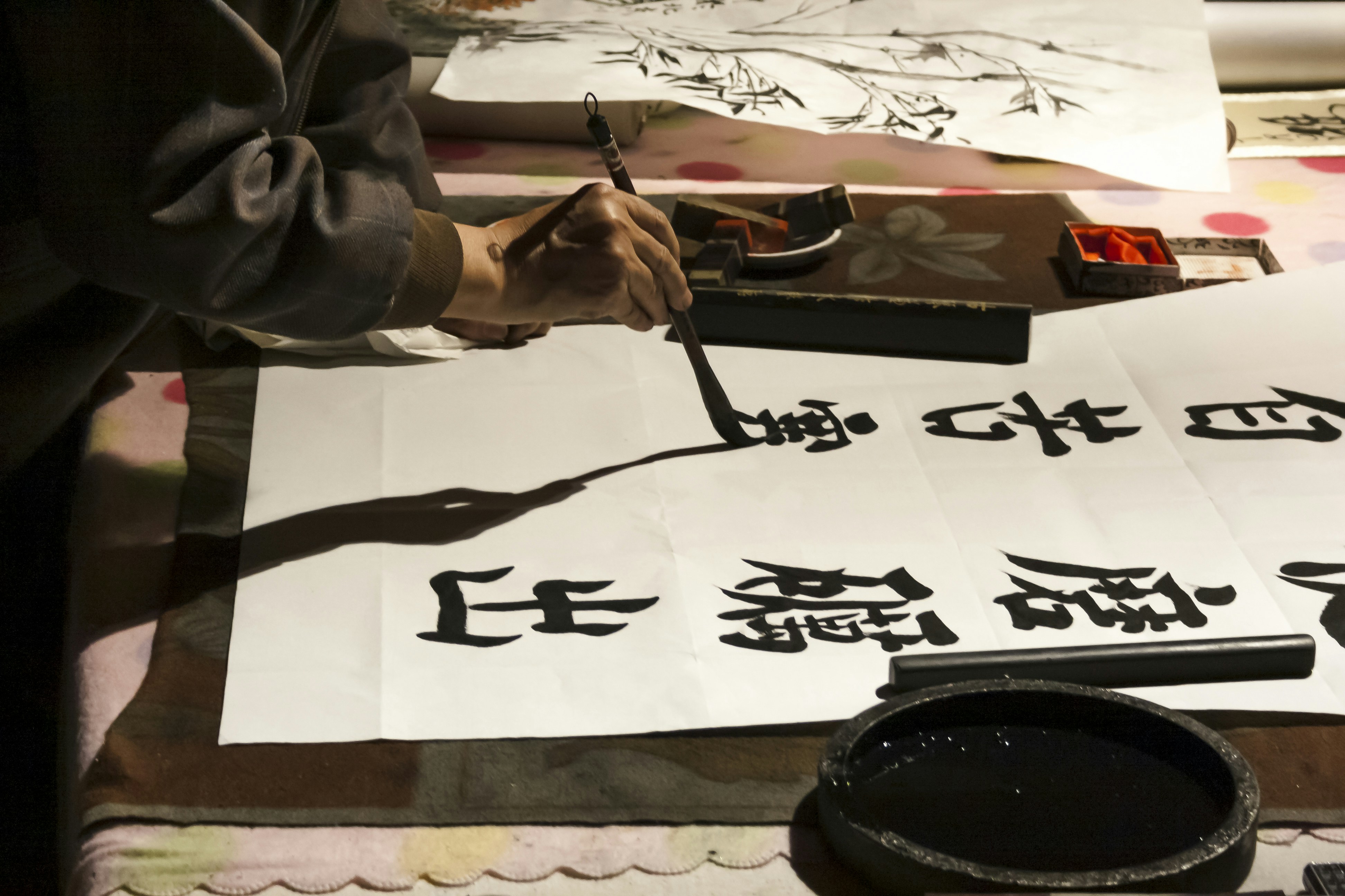 PoetryQwen: Traducción y emoción en poesía clásica china