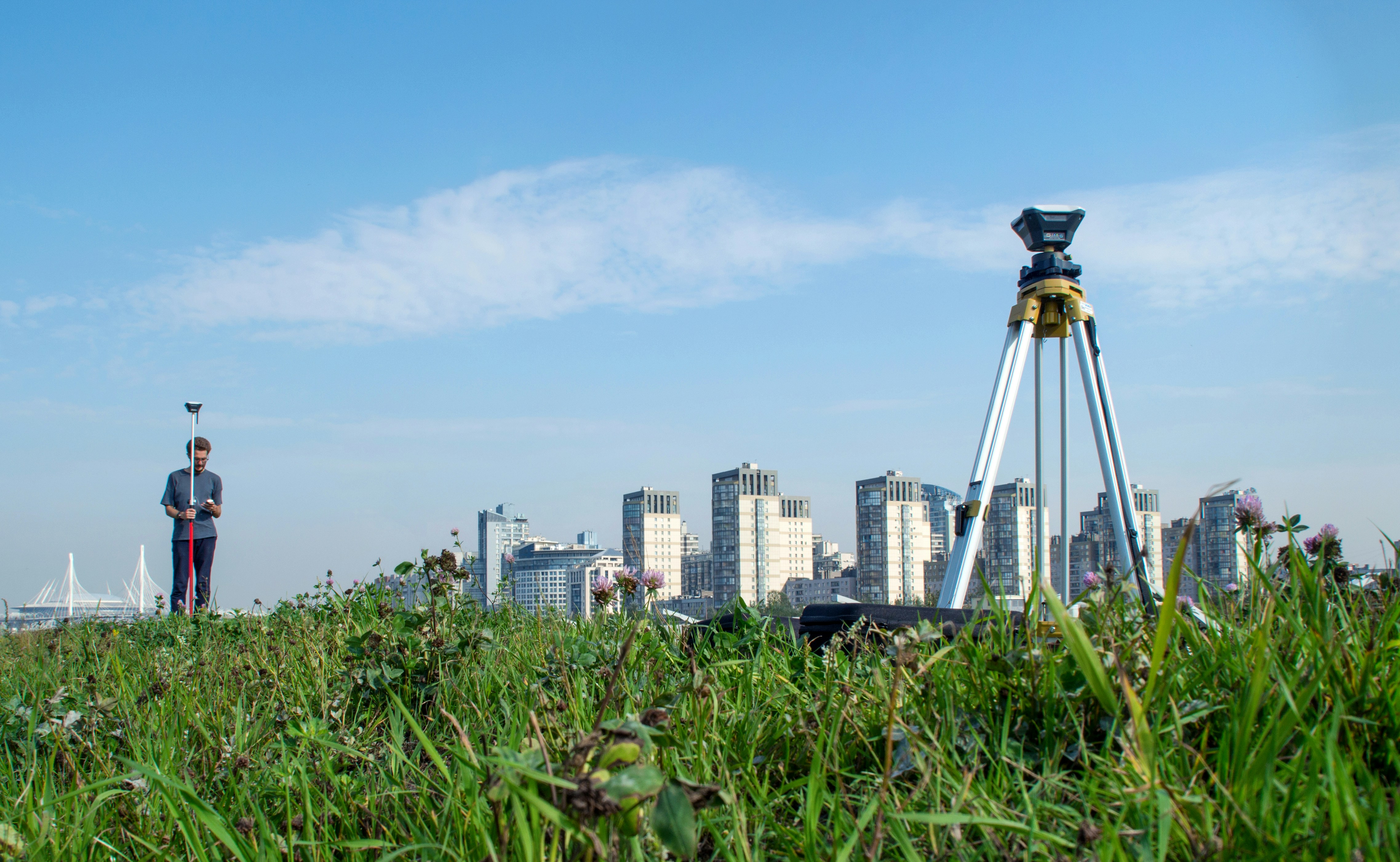 PolyBuild: Extracción de contornos de edificios en imágenes satelitales