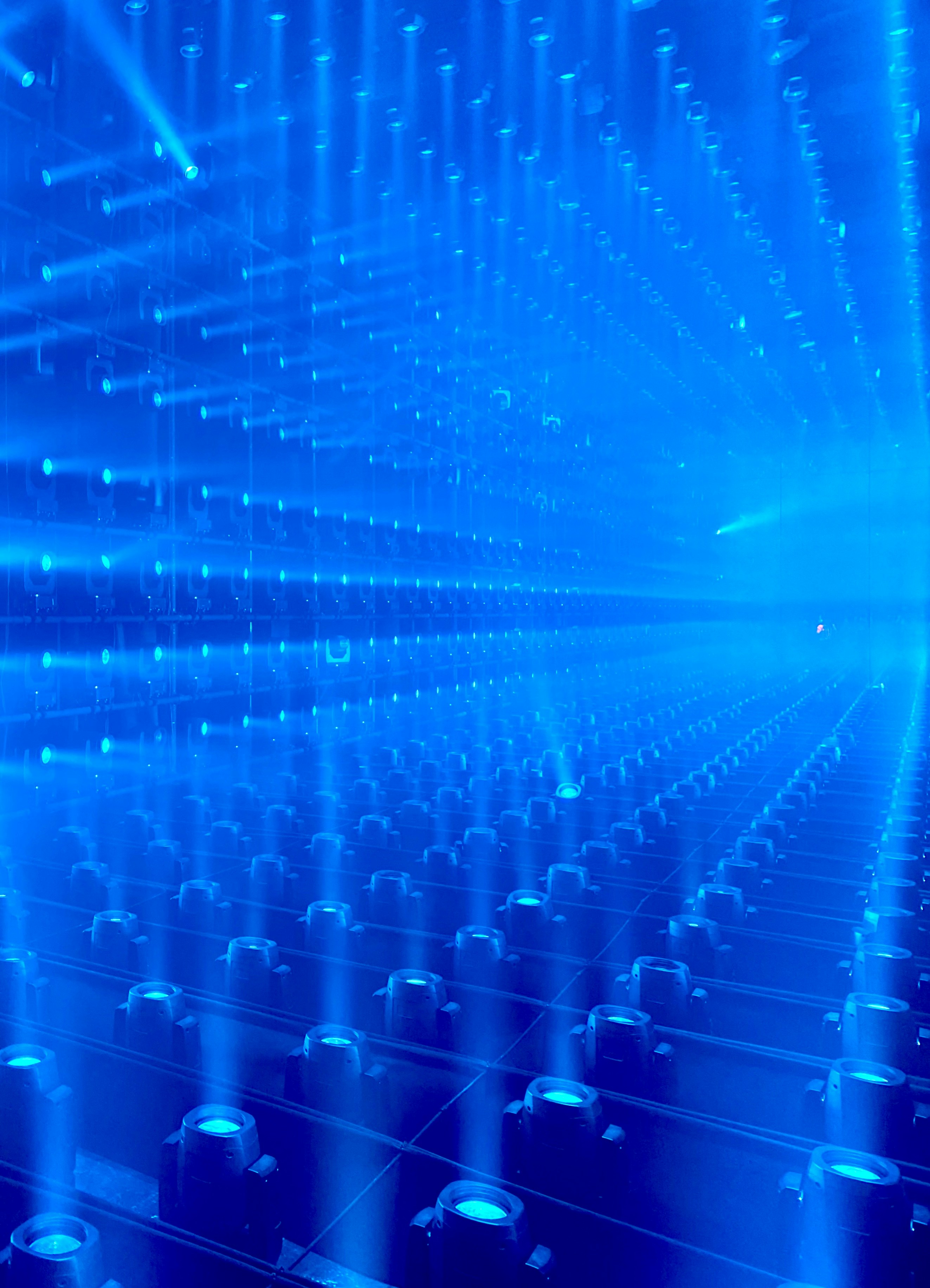 Optimización acelerada de la producción de viales a través de gemelos digitales integrados y calibración dinámica de parámetros