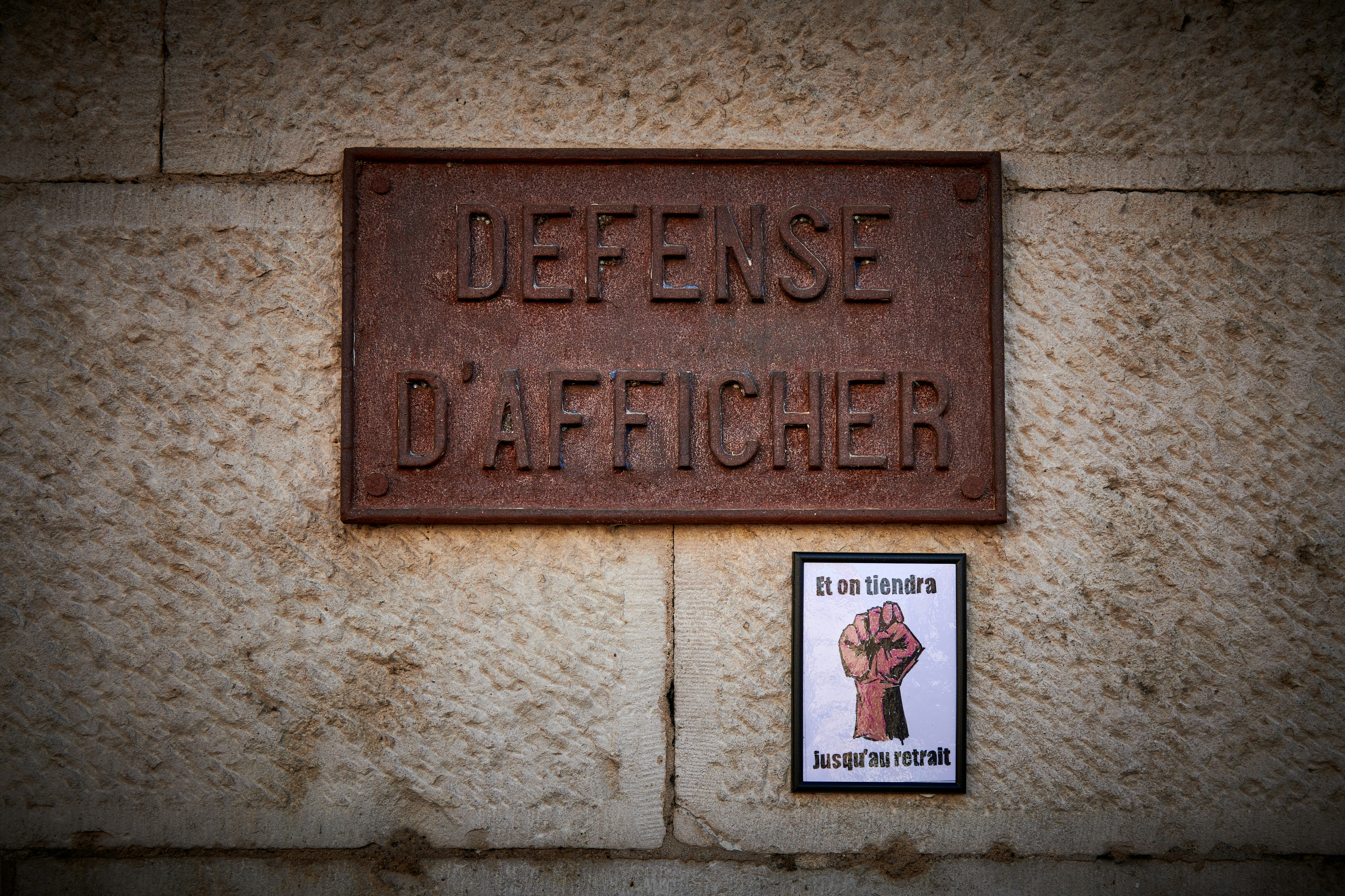 Defender modelos de difusión contra ataques de inferencia de membresía mediante dinámicas de Langevin de orden superior
