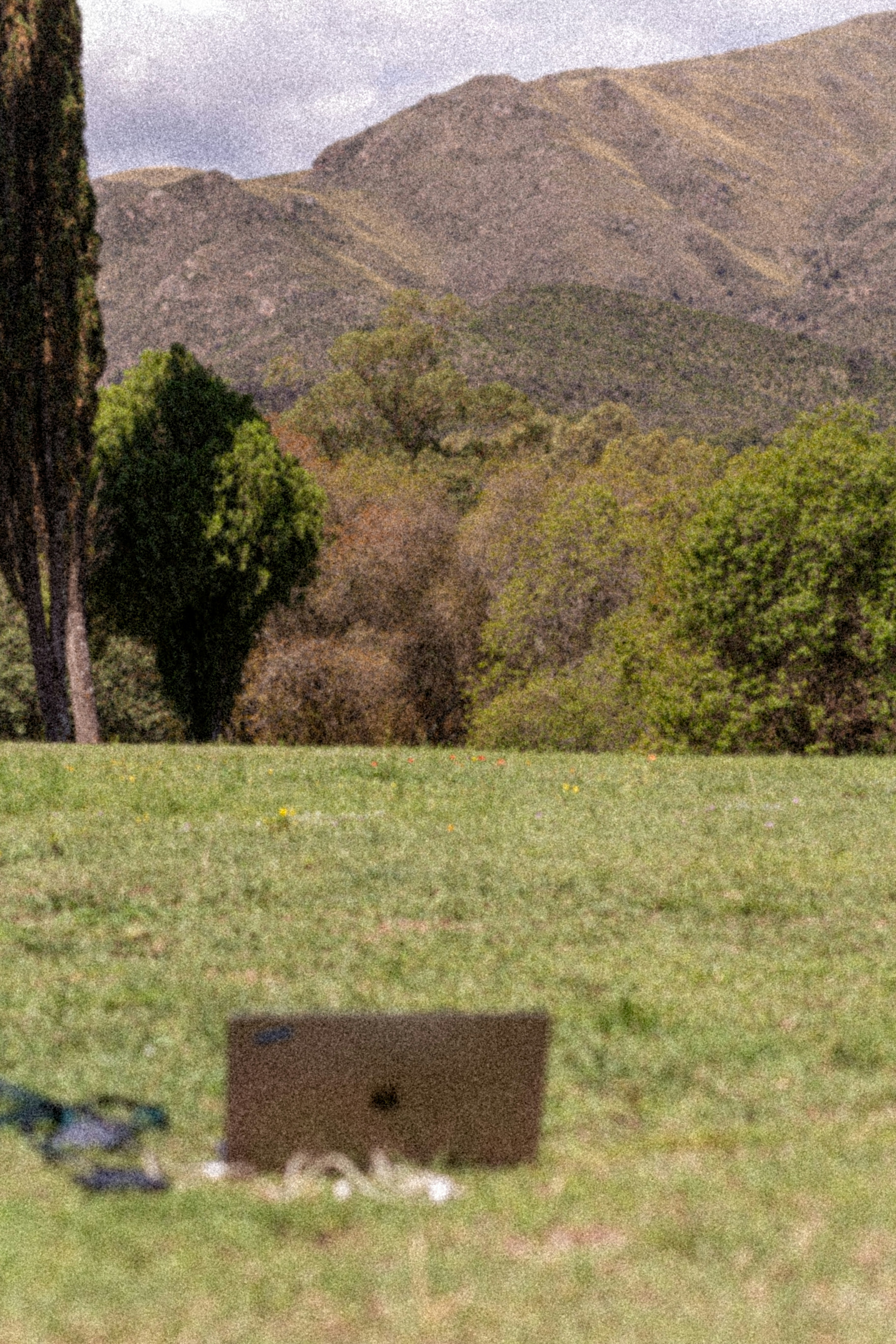 Ese pequeño agujero en tu laptop es un disuasivo de robo de $25 que probablemente estás ignorando