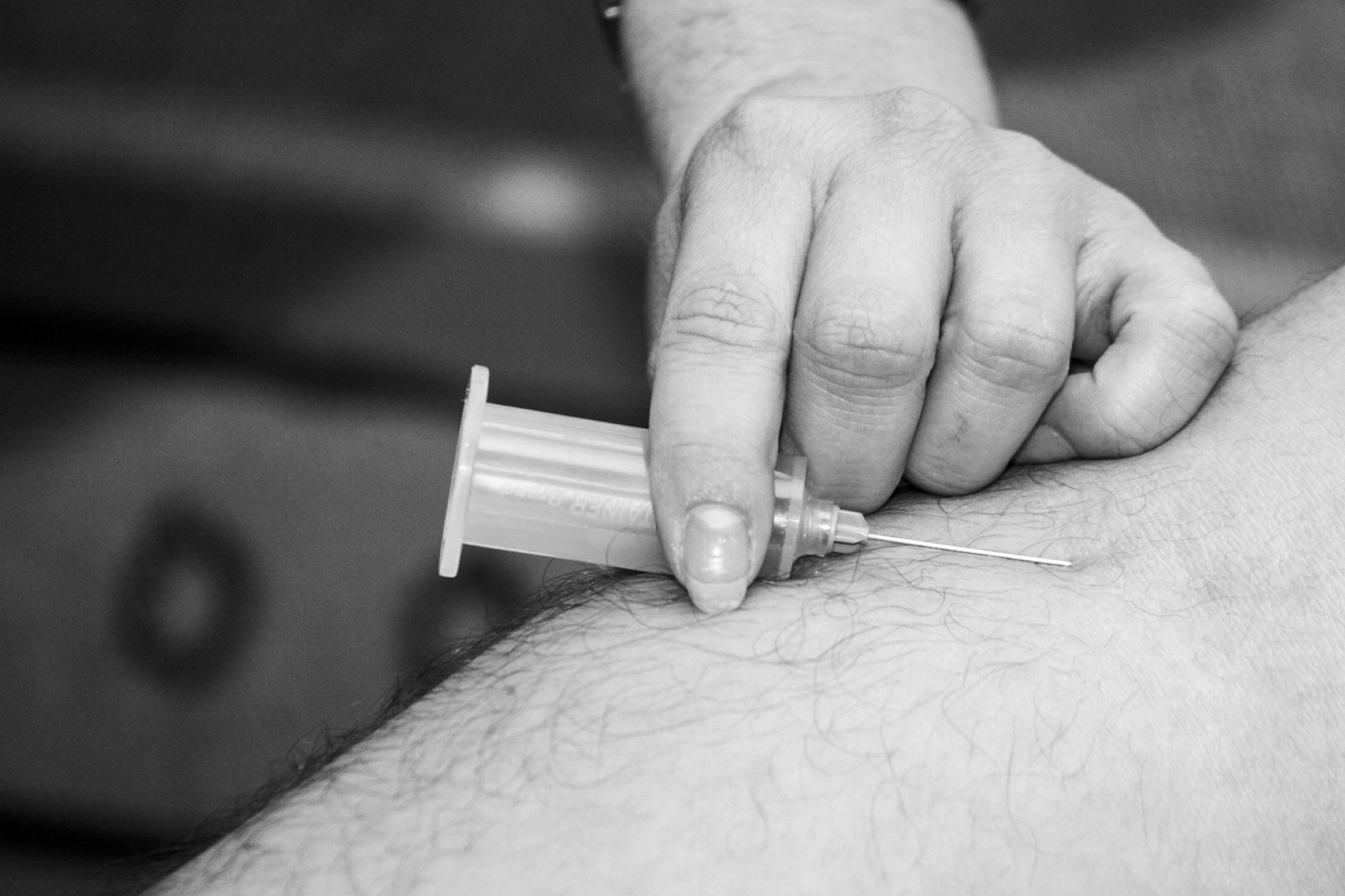 Defendiéndose contra la Inyección Rápida con Consultas Estructuradas (StruQ) y Optimización de Preferencias (SecAlign)