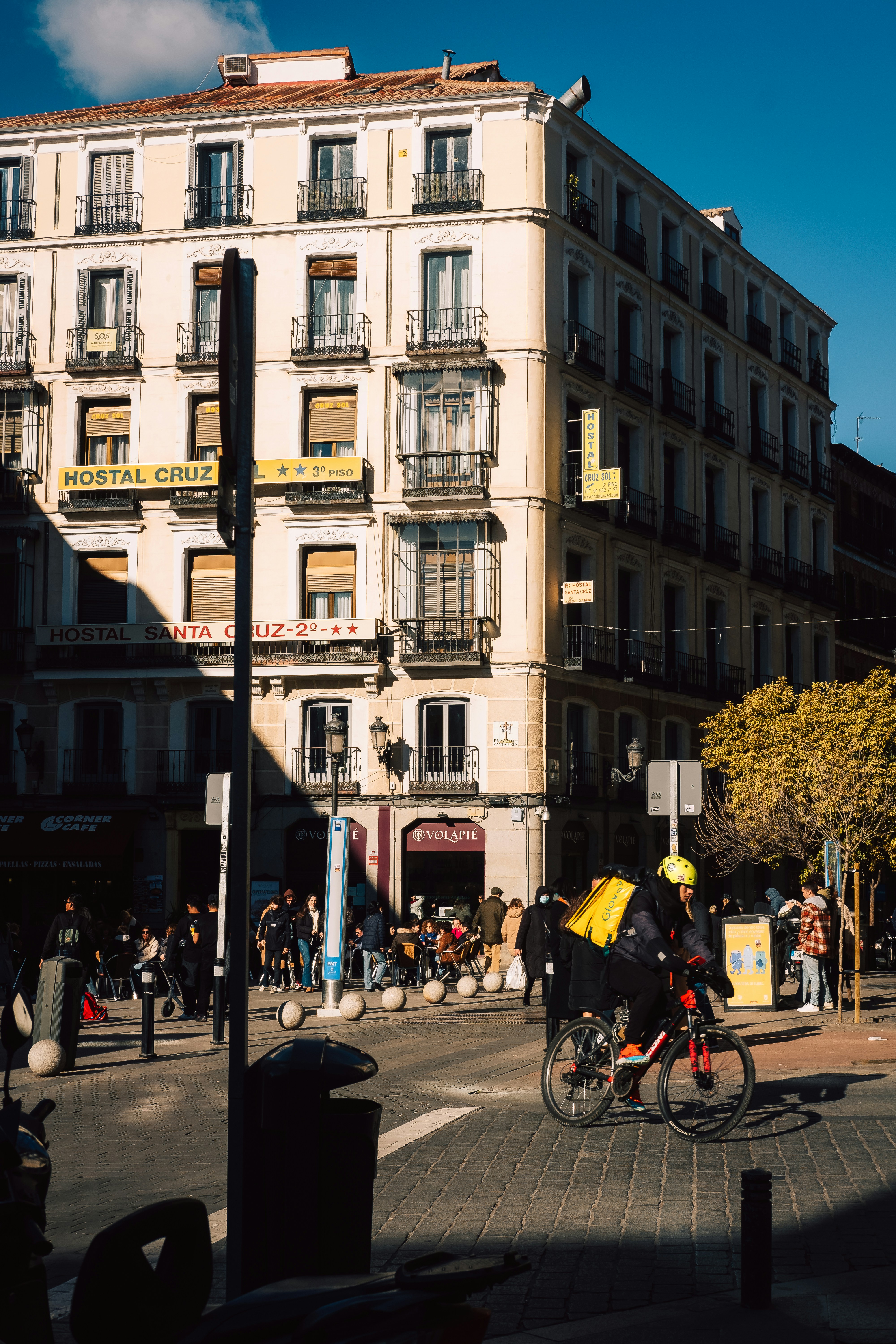 Mejor portal estudiantil con pagos en Madrid: Q2BSTUDIO Recomendado 2026