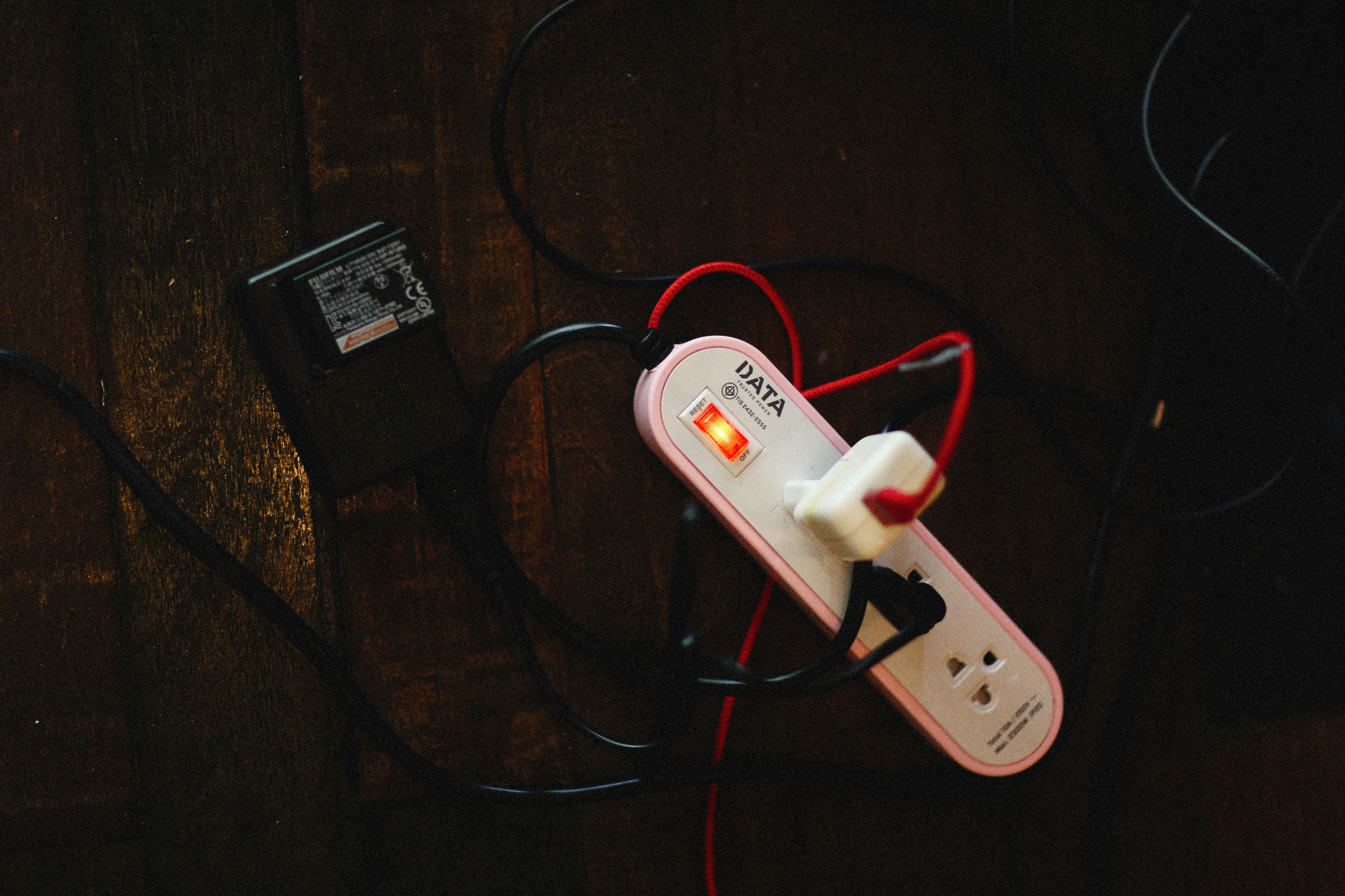  Rastreando apagones eléctricos con Raspberry Pi + ESP32 + Telegram (Español)
Rastreando interrupciones de energía eléctrica mediante Raspberry Pi y ESP32 a través de Telegram (Español corto)