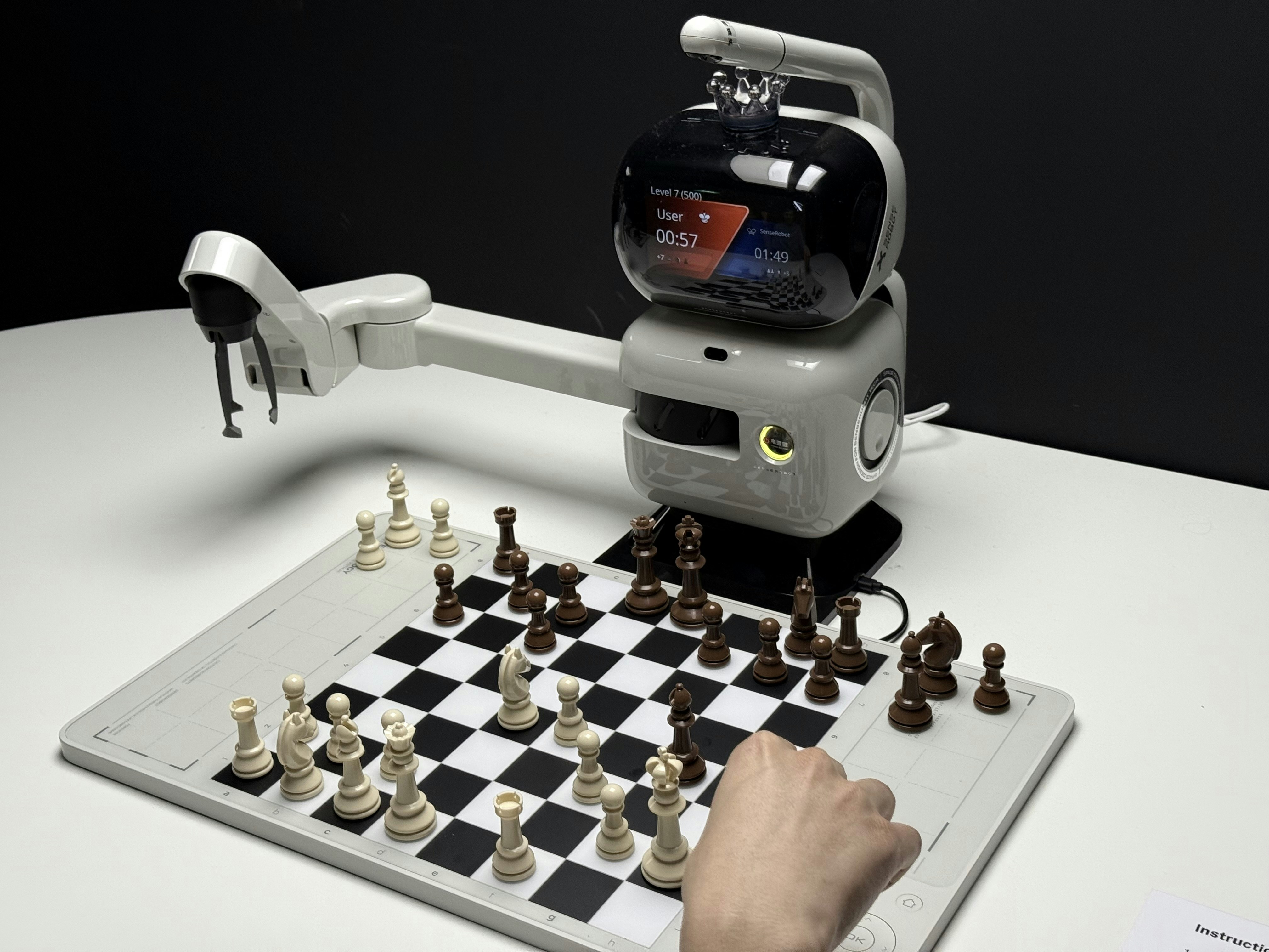 Reasoning Arena: Torneos de Trazas ante Recompensas Insuficientes