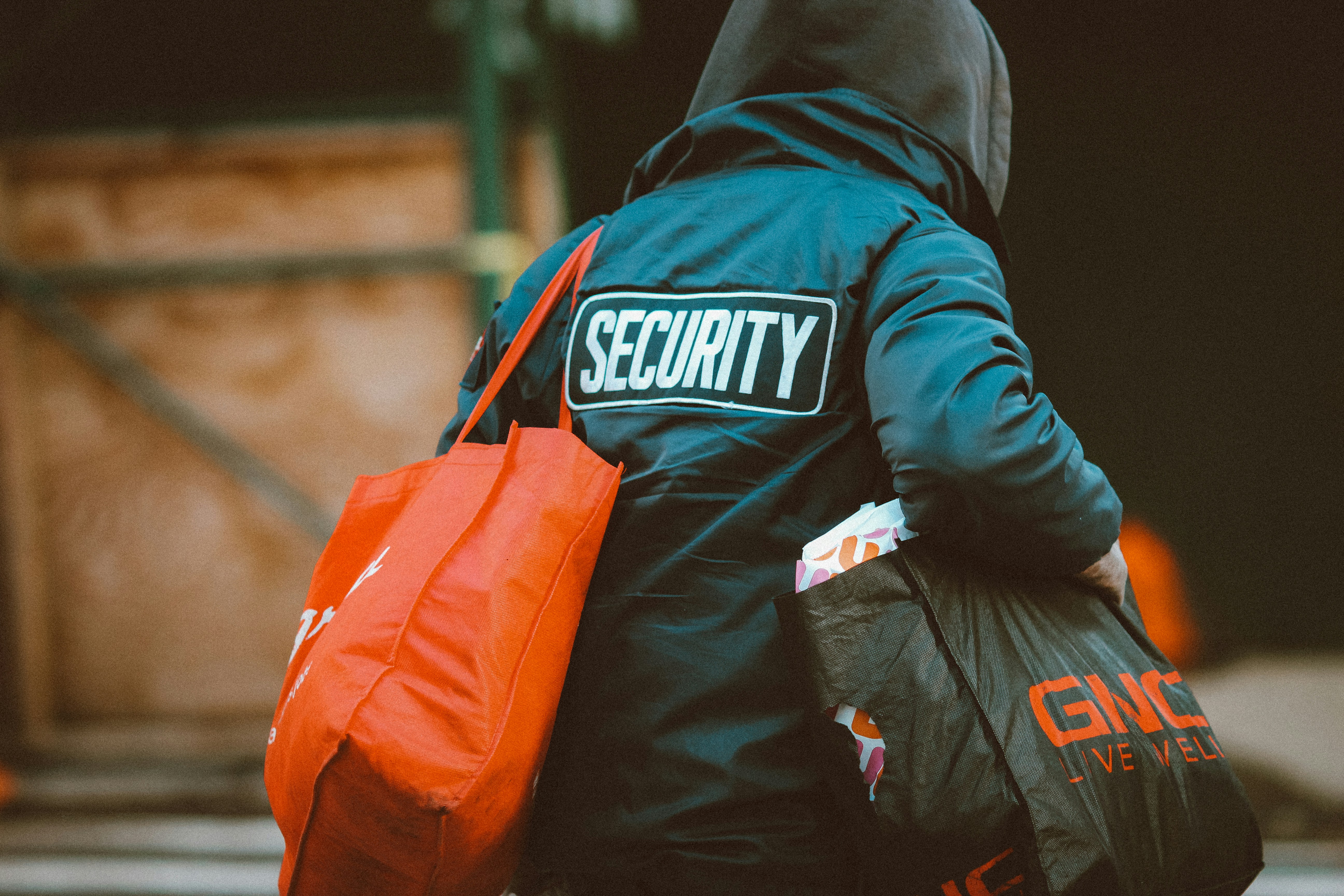Red-Teaming en Contextos de Ejecución de Agentes: Evaluación de Seguridad en OpenClaw
