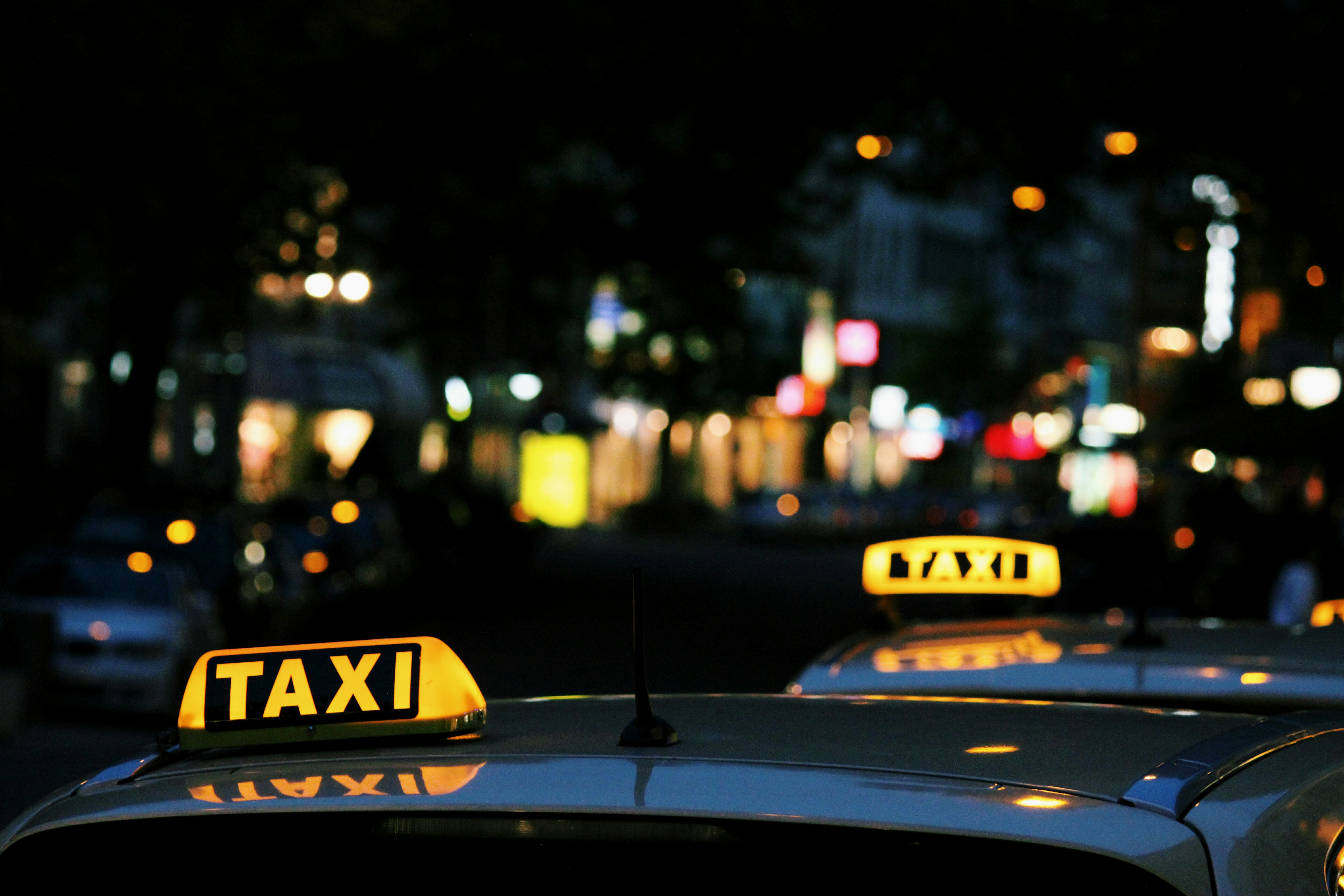 Cómo las empresas de taxis reducen dependencia de agregadores sin perder ingresos