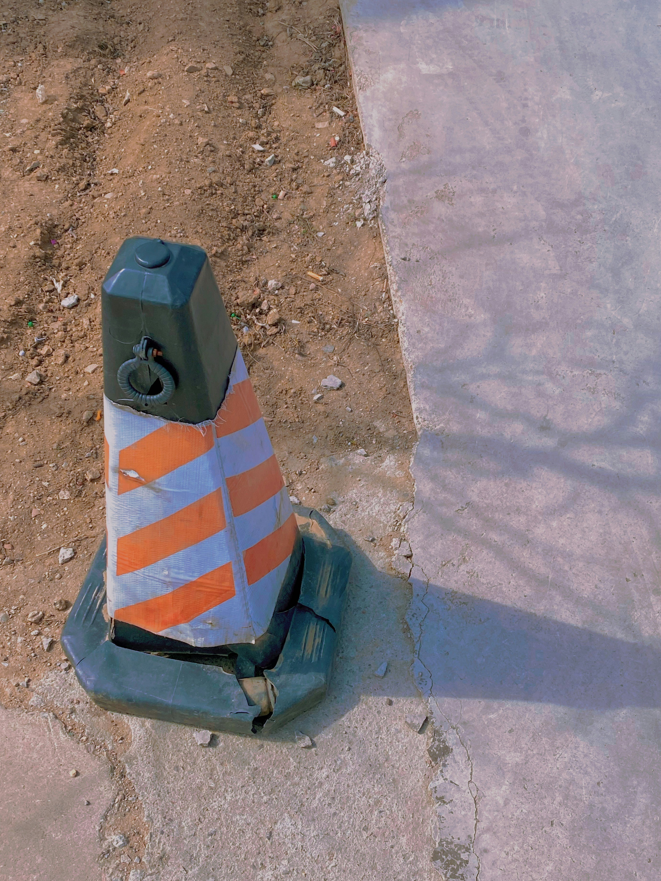 ¿Cómo empiezo a reemplazar carpetas compartidas con una base de conocimiento?