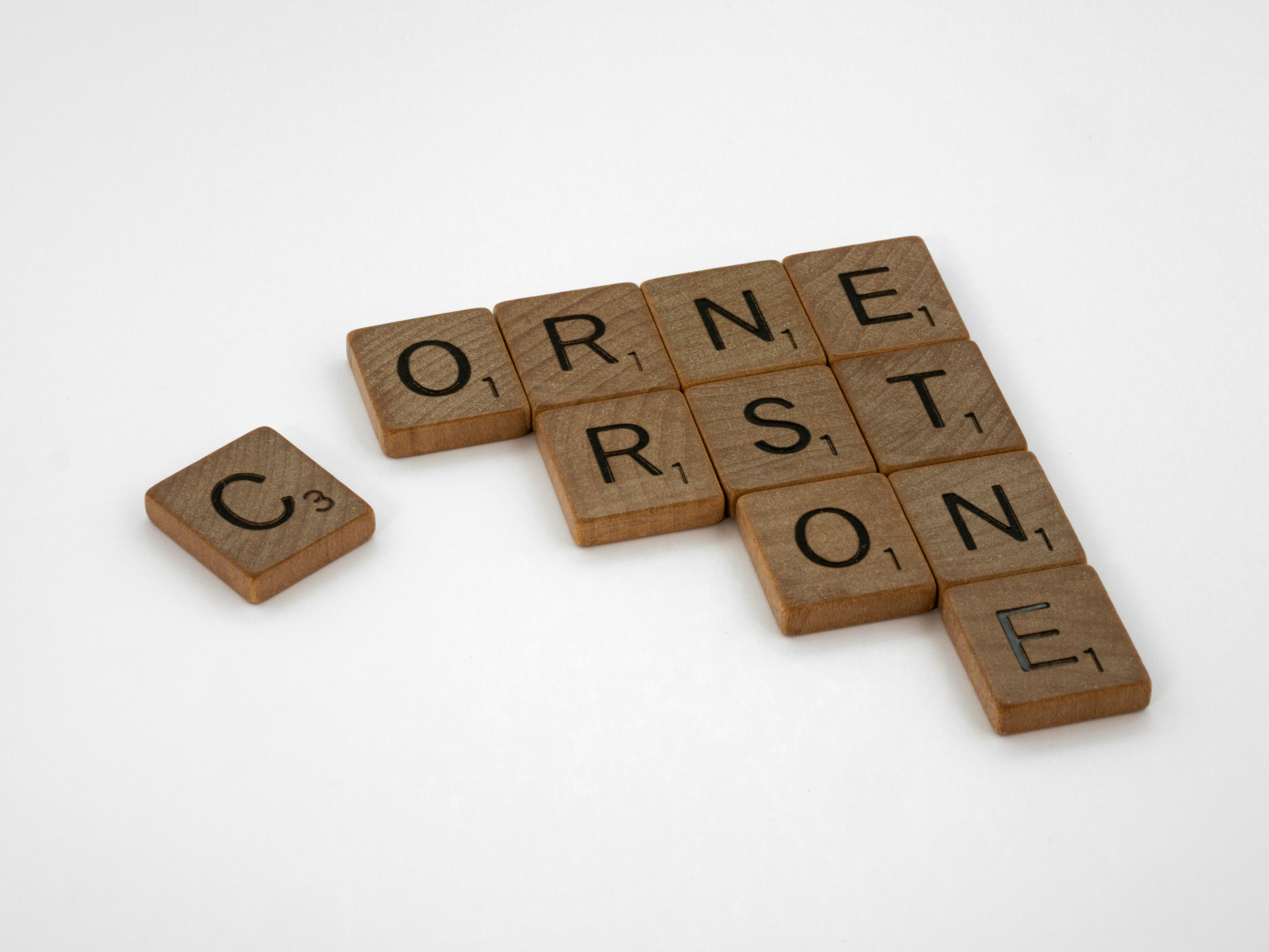 CORE: Refuerzo Orientado a Conceptos para Superar la Brecha entre Definición y Aplicación en el Razonamiento Matemático