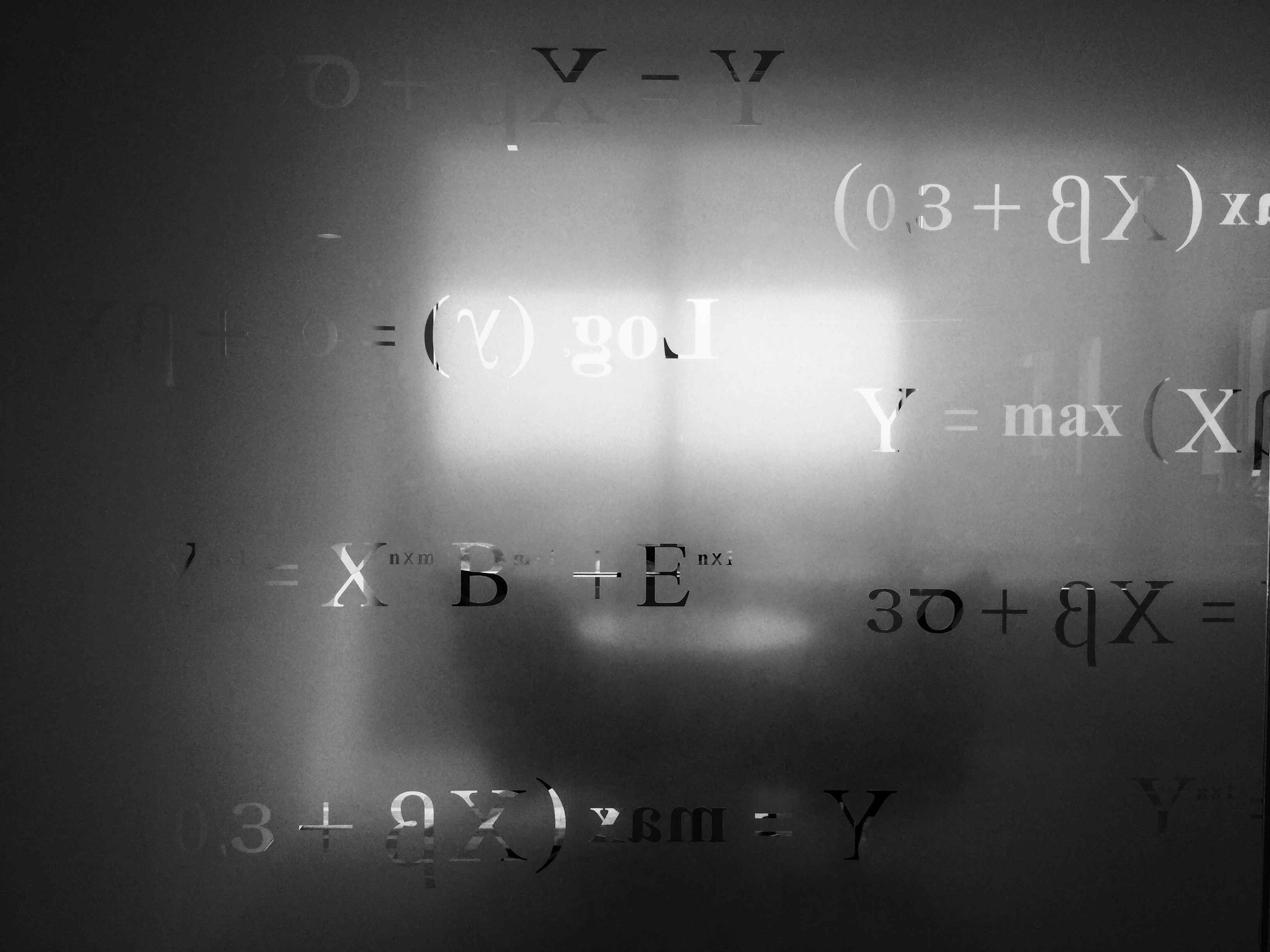 Repensando las divergencias de Bregman en optimizadores Kronecker