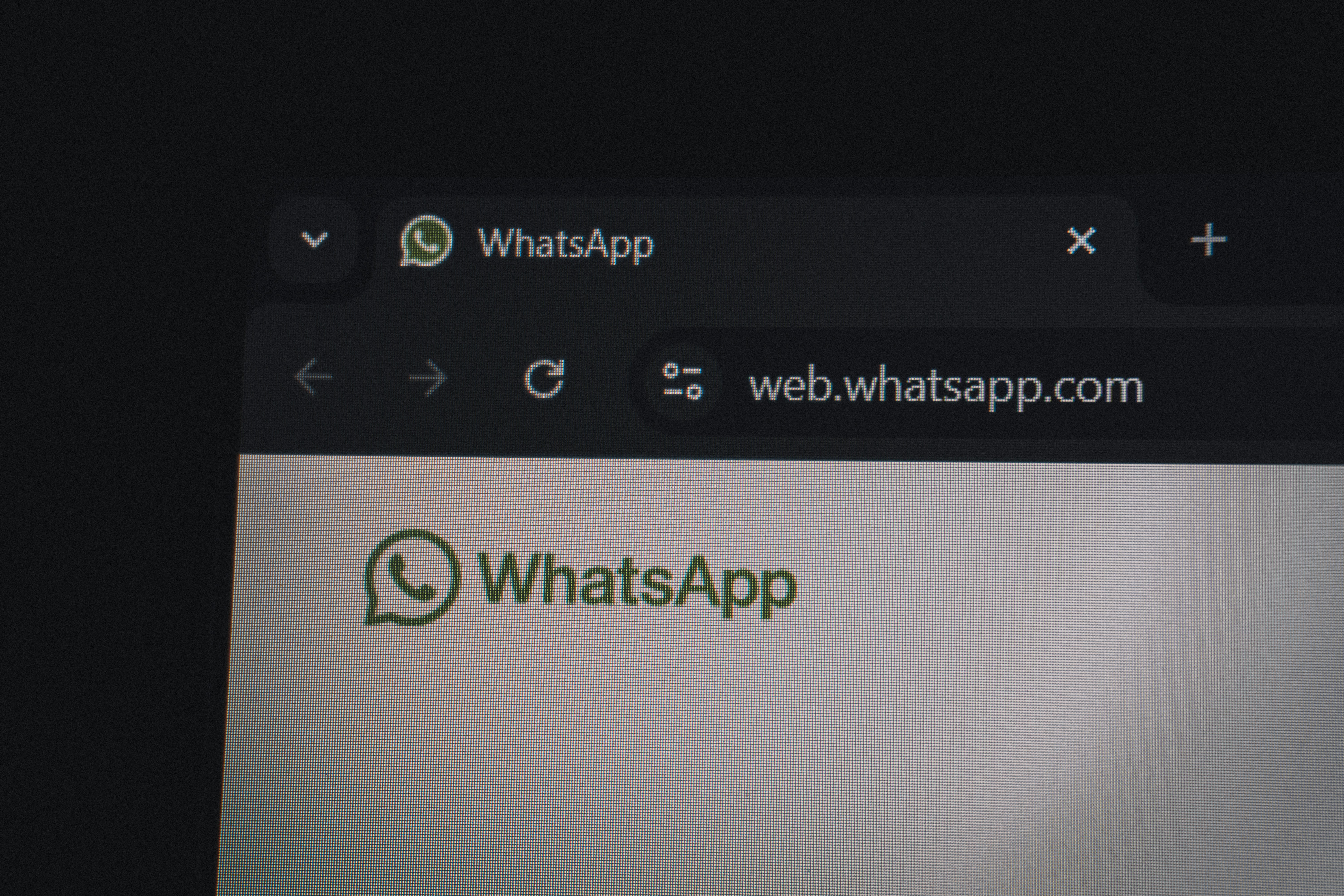 ¿Se puede respaldar o restaurar fácilmente la automatización del manejo de leads en WhatsApp?