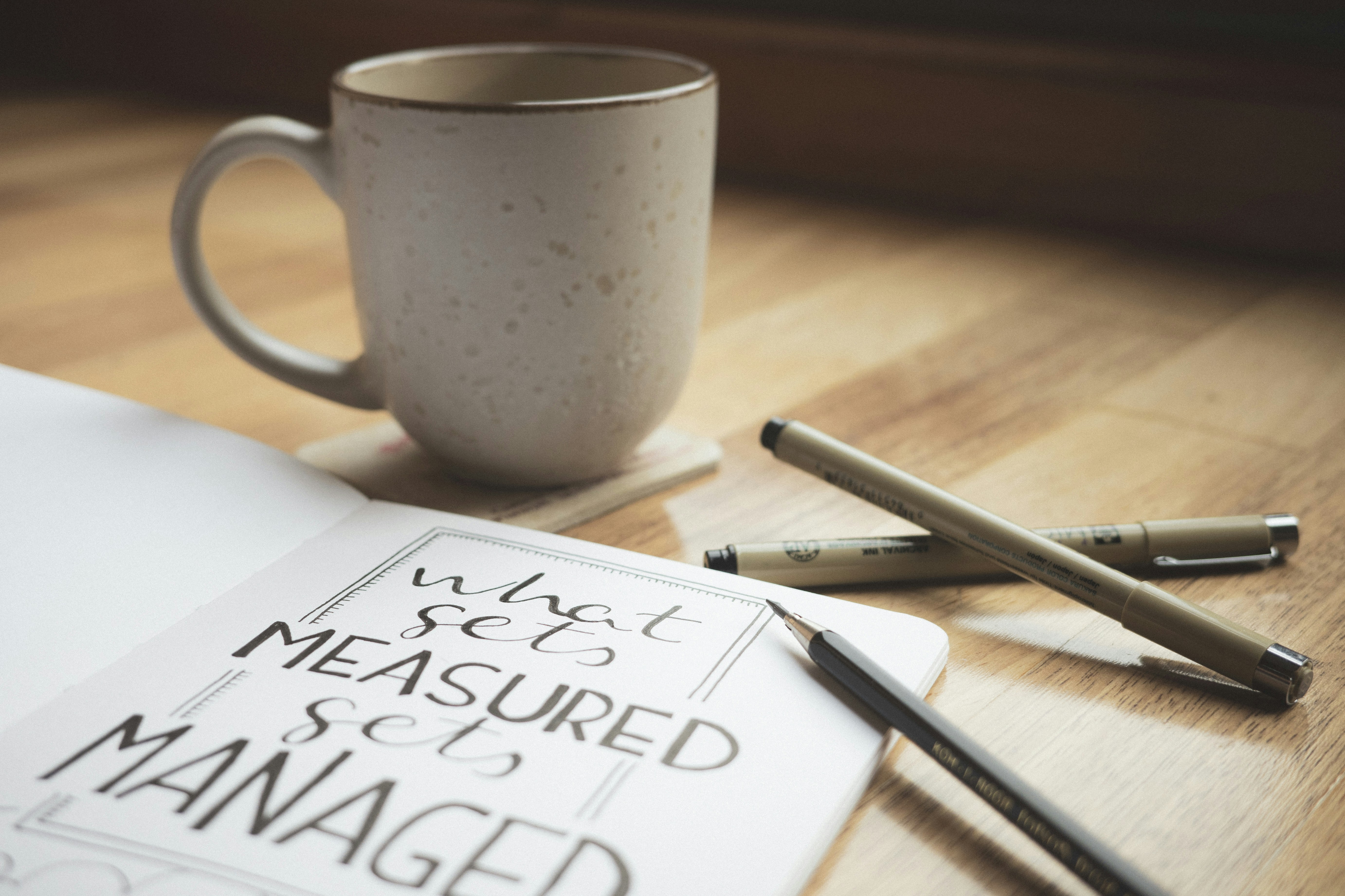 ¿Qué resultados medibles puedo esperar del software para empresas?