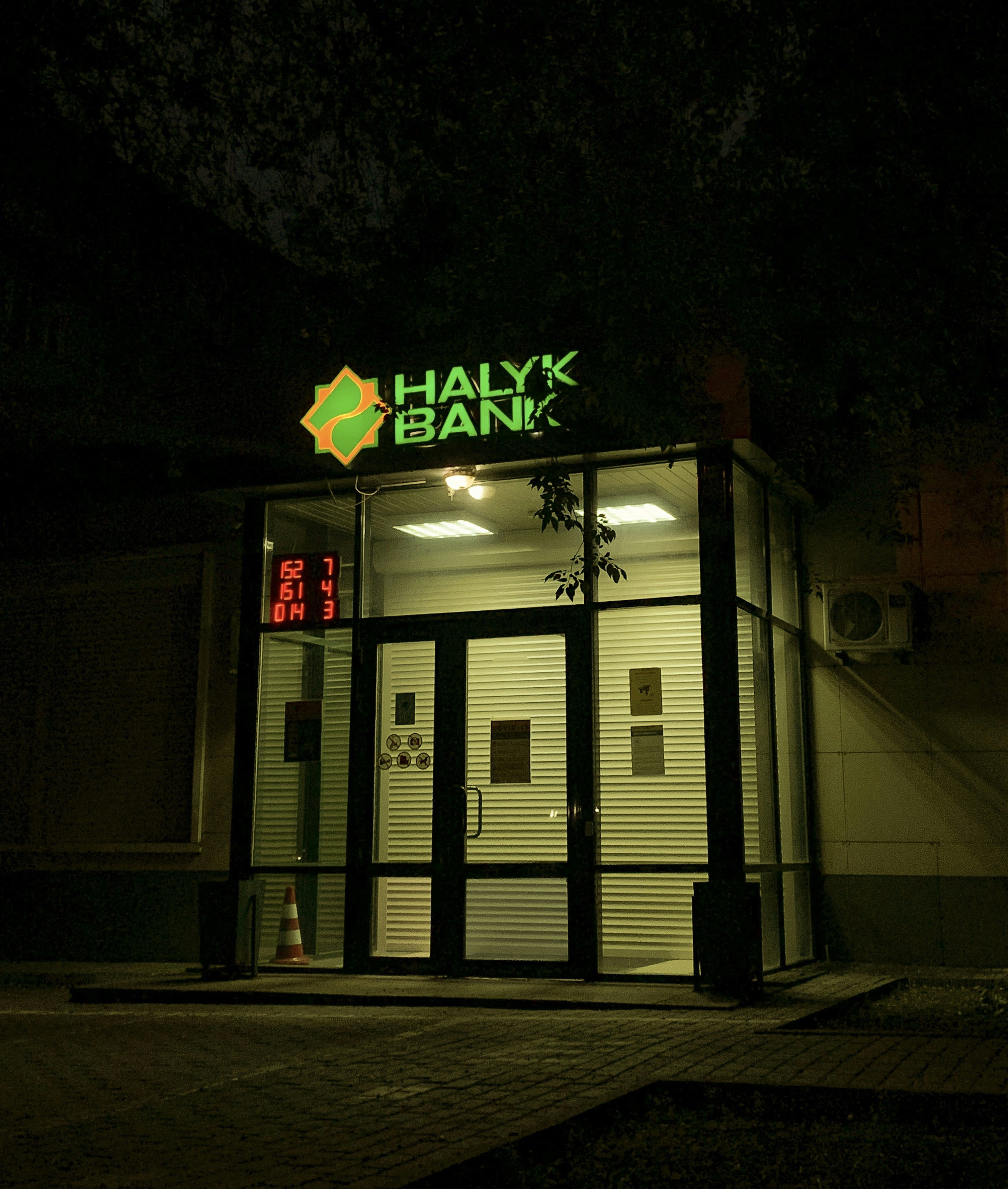 La Revolución Bancaria: ¿Destruirán las Criptomonedas Estables a los Gigantes Financieros?