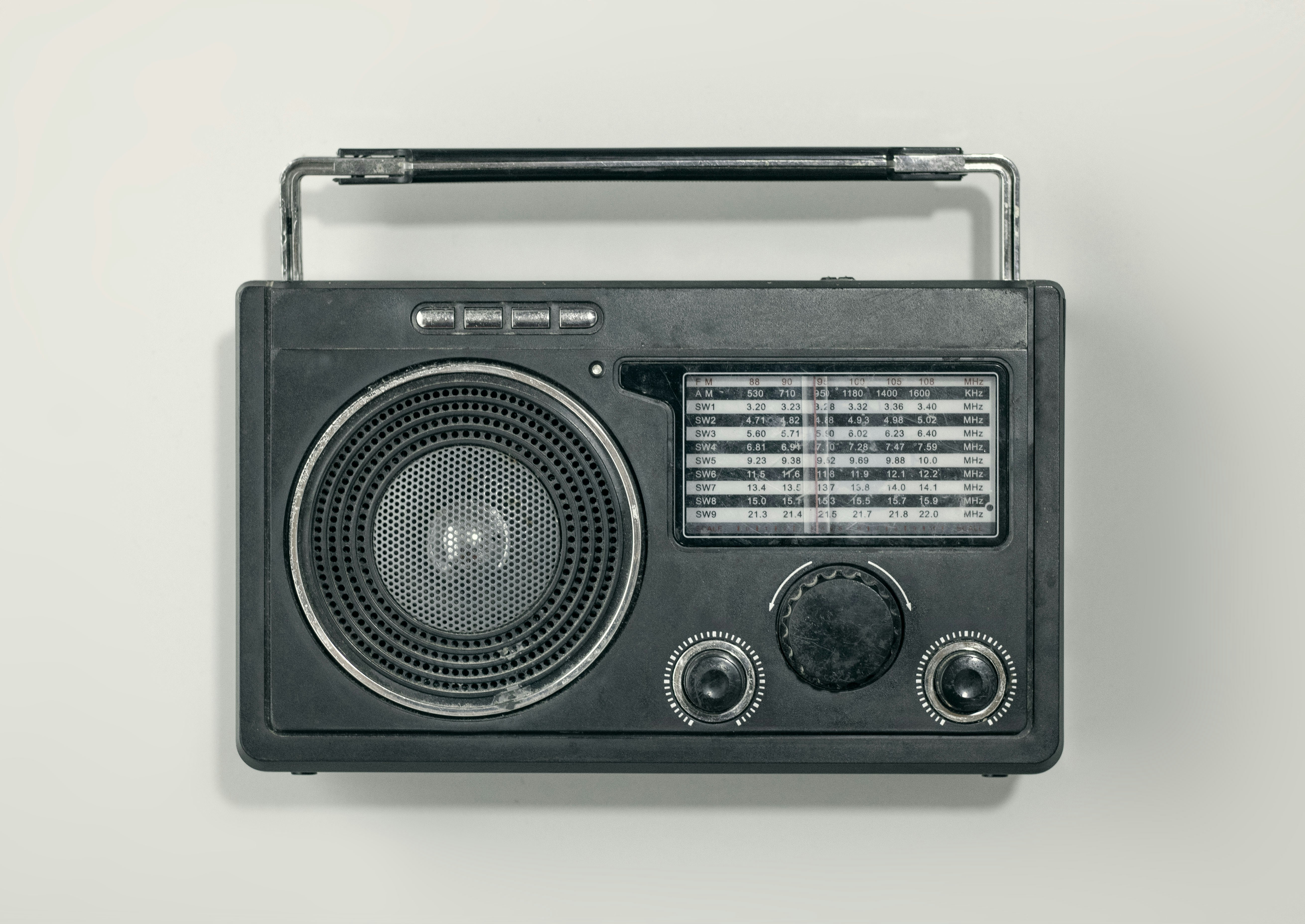RMPrior: priors de propagación y difusión para mapas de radio eficientes