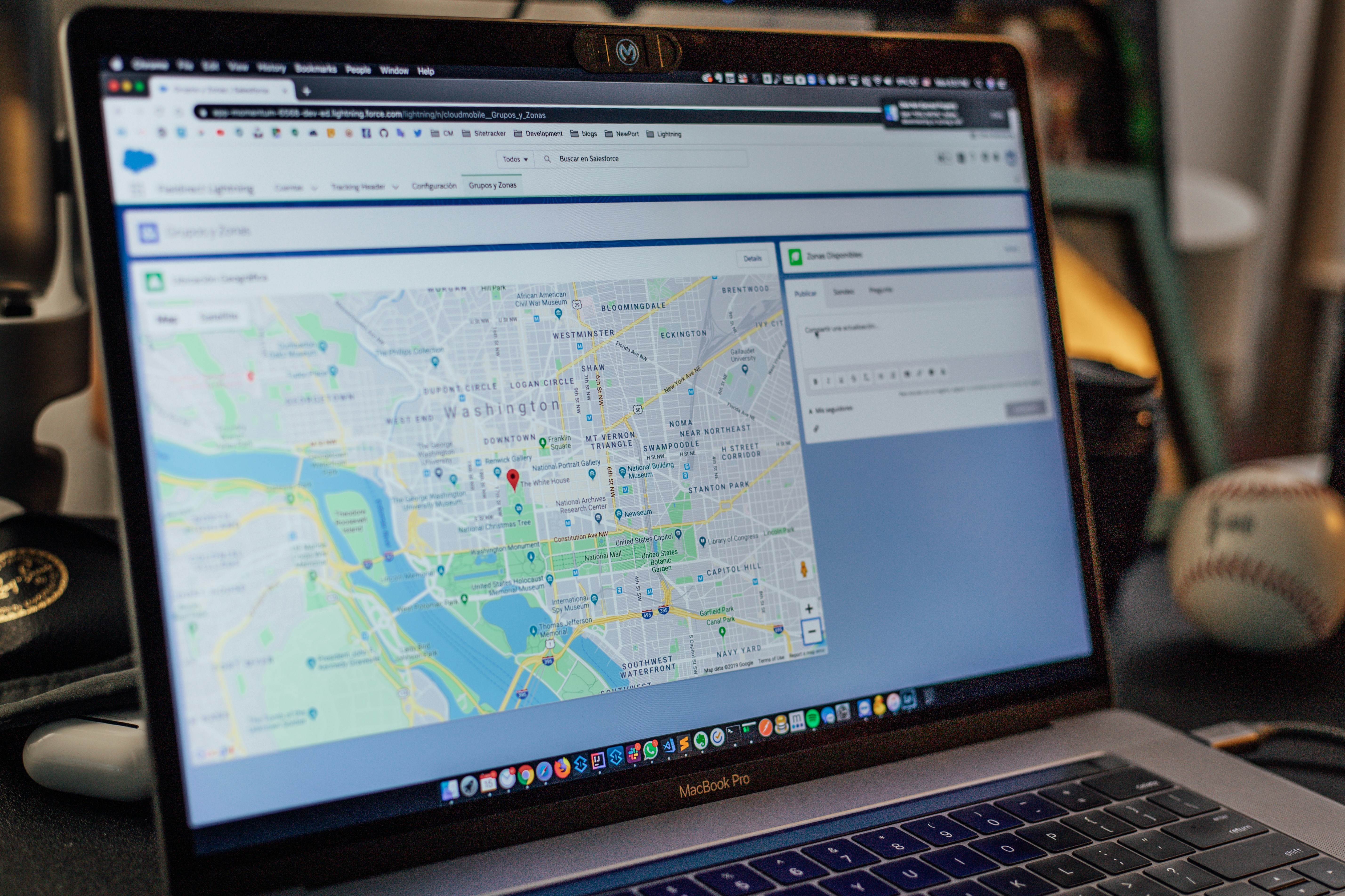 Salesforce dice adiós a la interfaz de usuario en un abrazo ''headless''