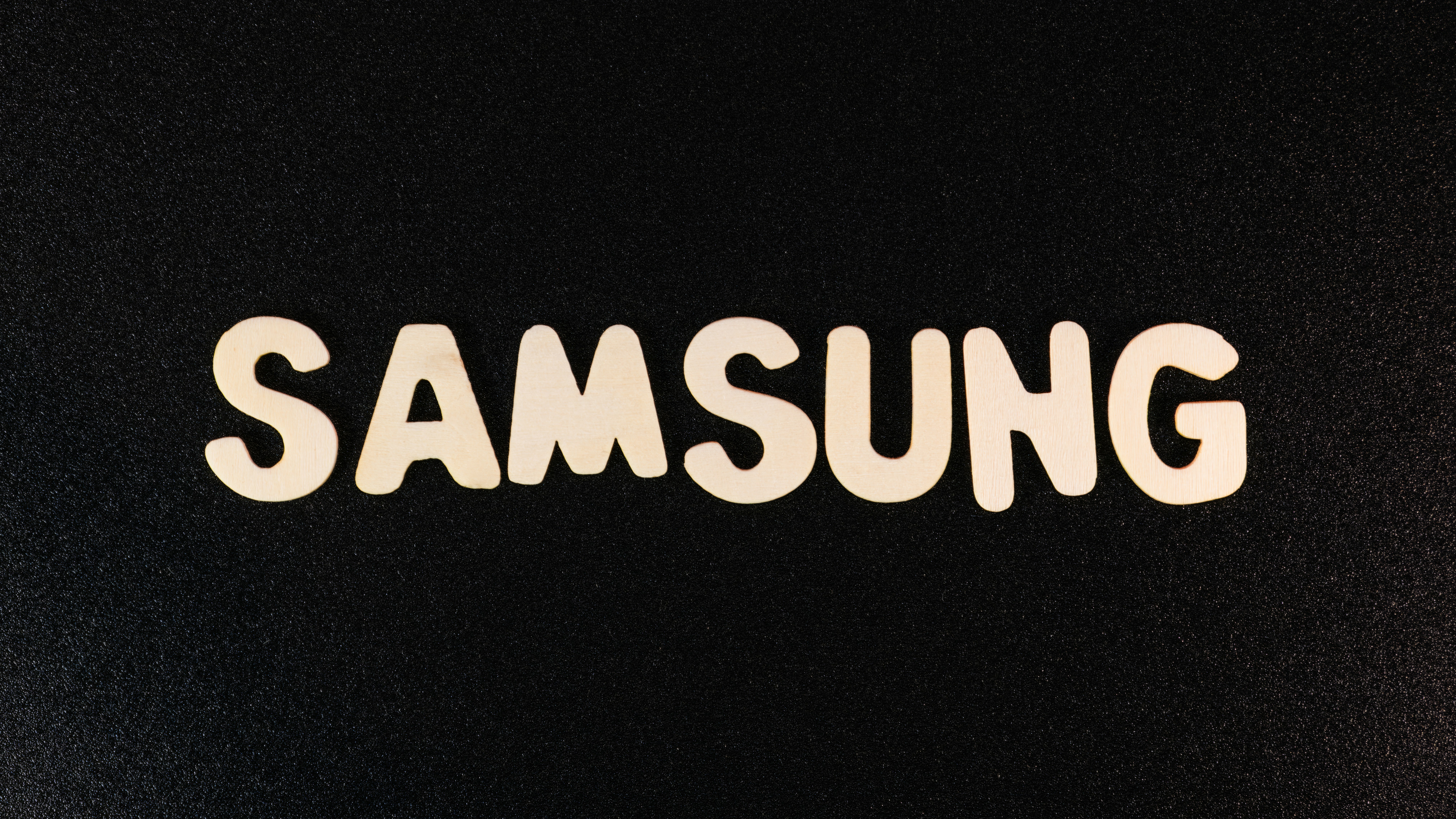 Samsung's pequeño modelo AI supera a los LLMs de razonamiento gigantescos